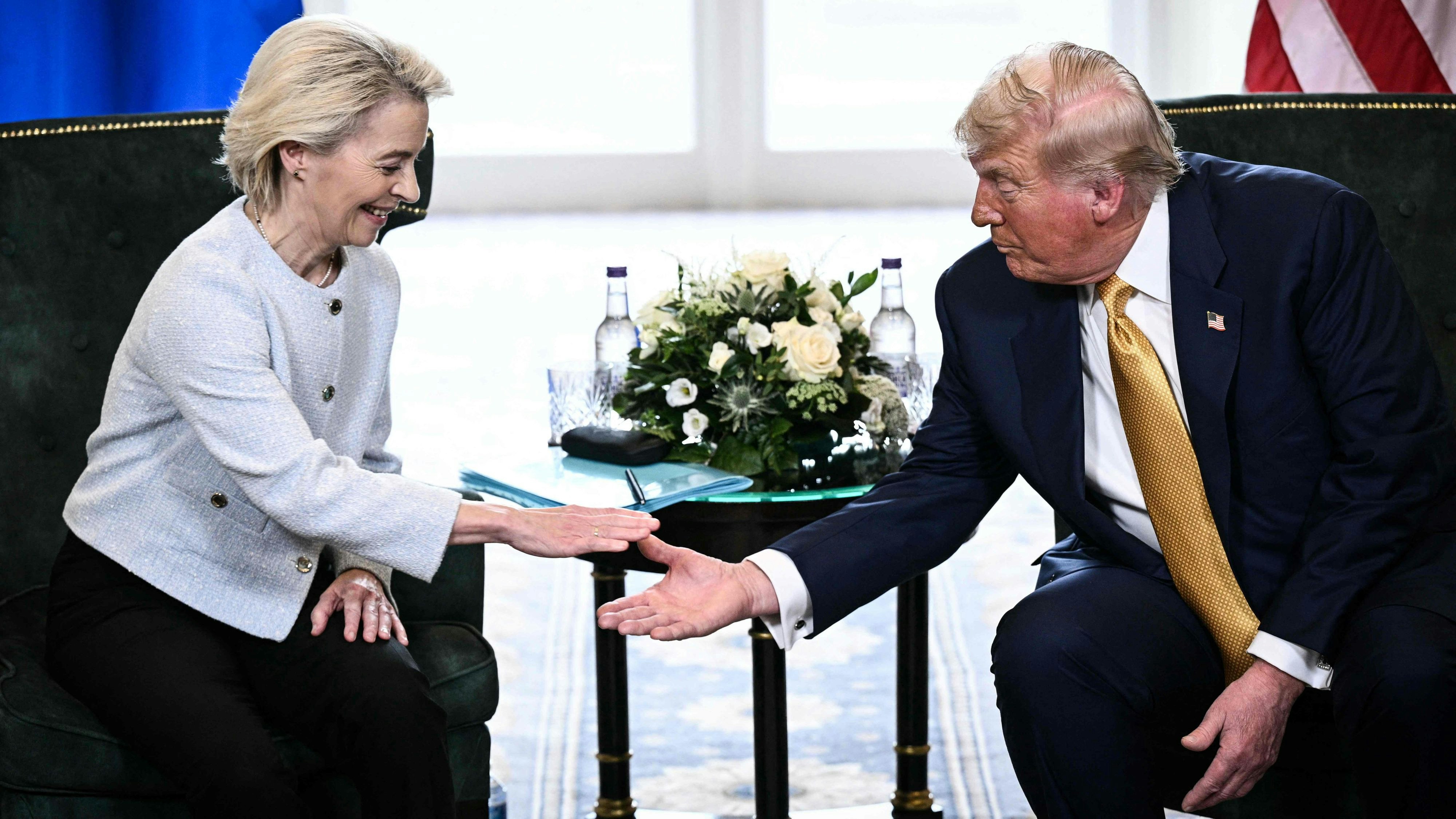 Einig uneinig: Kommissions-Präsidentin Ursula von der Leyen bei US-Präsident Donald Trump