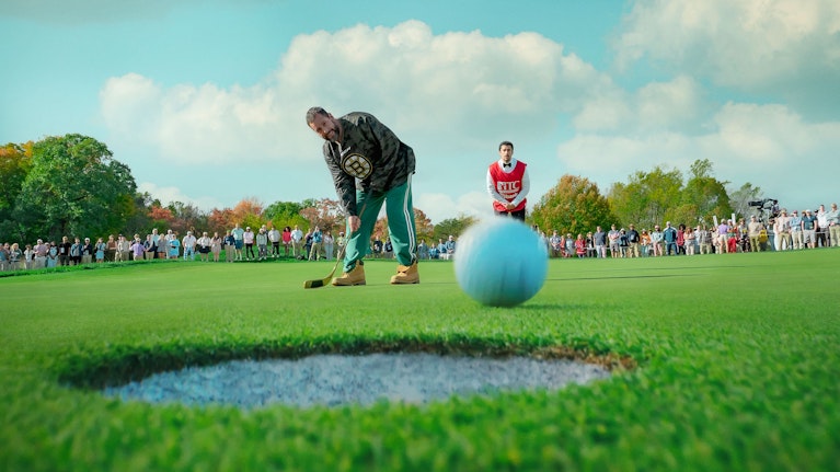 Nach 30 Jahren Pause zieht Hollywoodstar Adam Sandler wieder Trainingshose und Wanderschuhe an – und geht auf den Golfplatz. Die Fortsetzung der pubertären Brachial-Komödie 