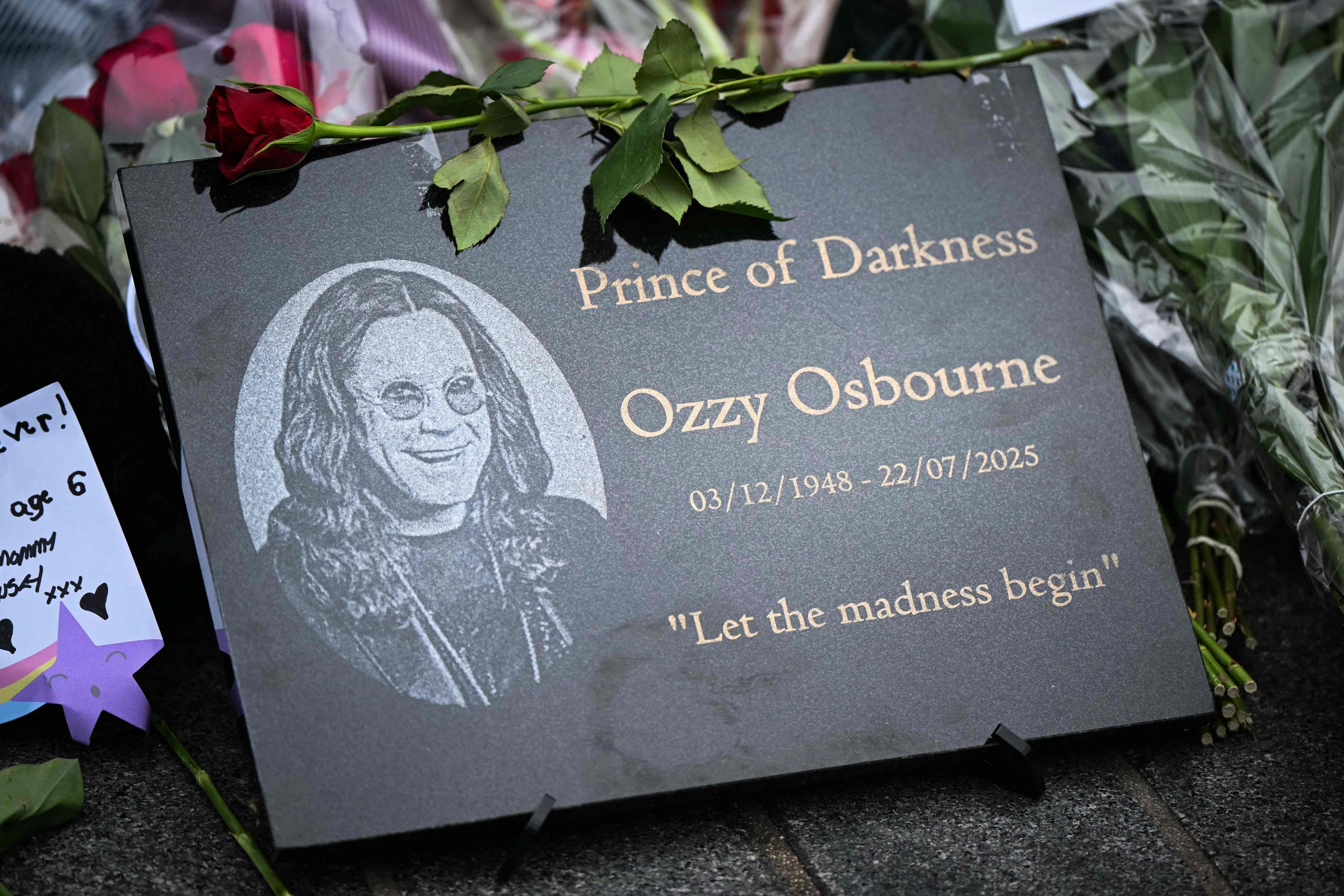 <strong>Ozzy Osbourne</strong>: Die Rock-Legende ist im Alter von 76 Jahren verstorben.