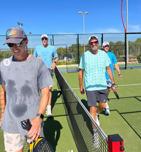 Dominic Thiem (r.) spielt im Doppel mit Jürgen Klopp gegen die Basketball-Legenden Dirk Nowitzki und Steve Nash.