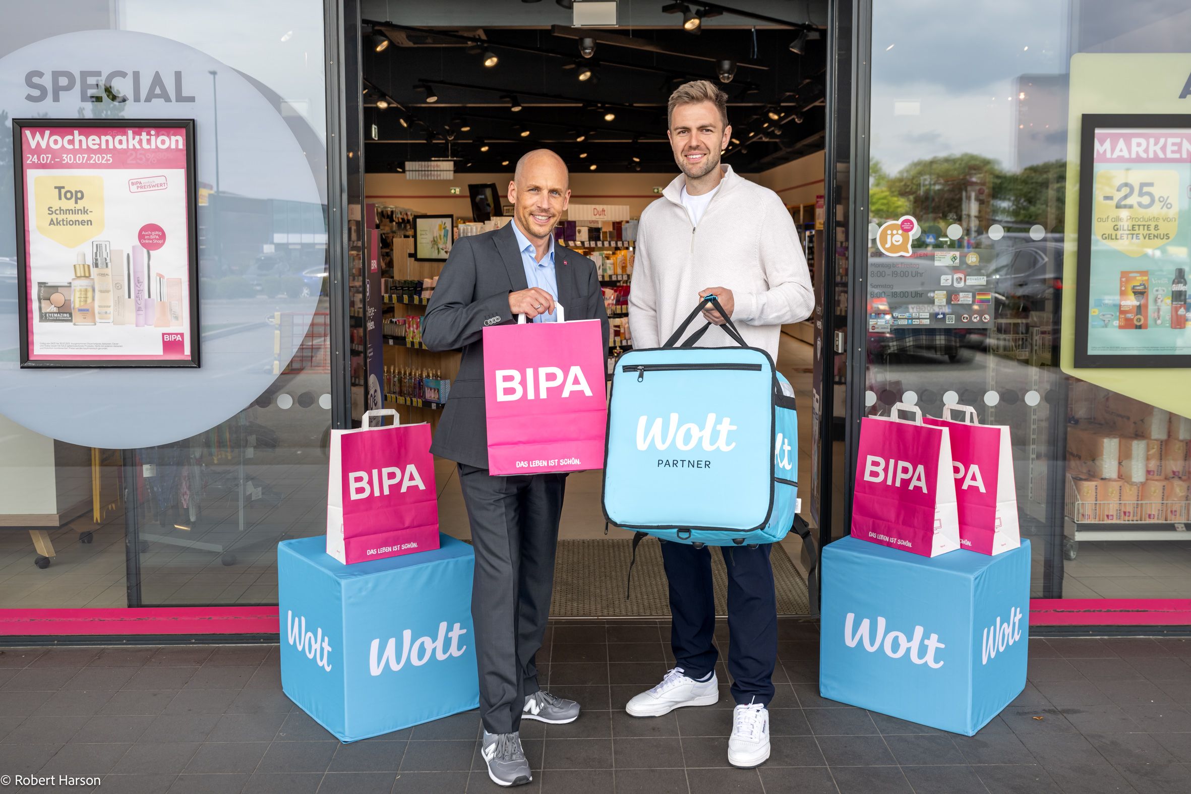 Bipa-Geschäftsführer Andreas Persigehl (l.) mit Joscha Domdey, General Manager von Wolt