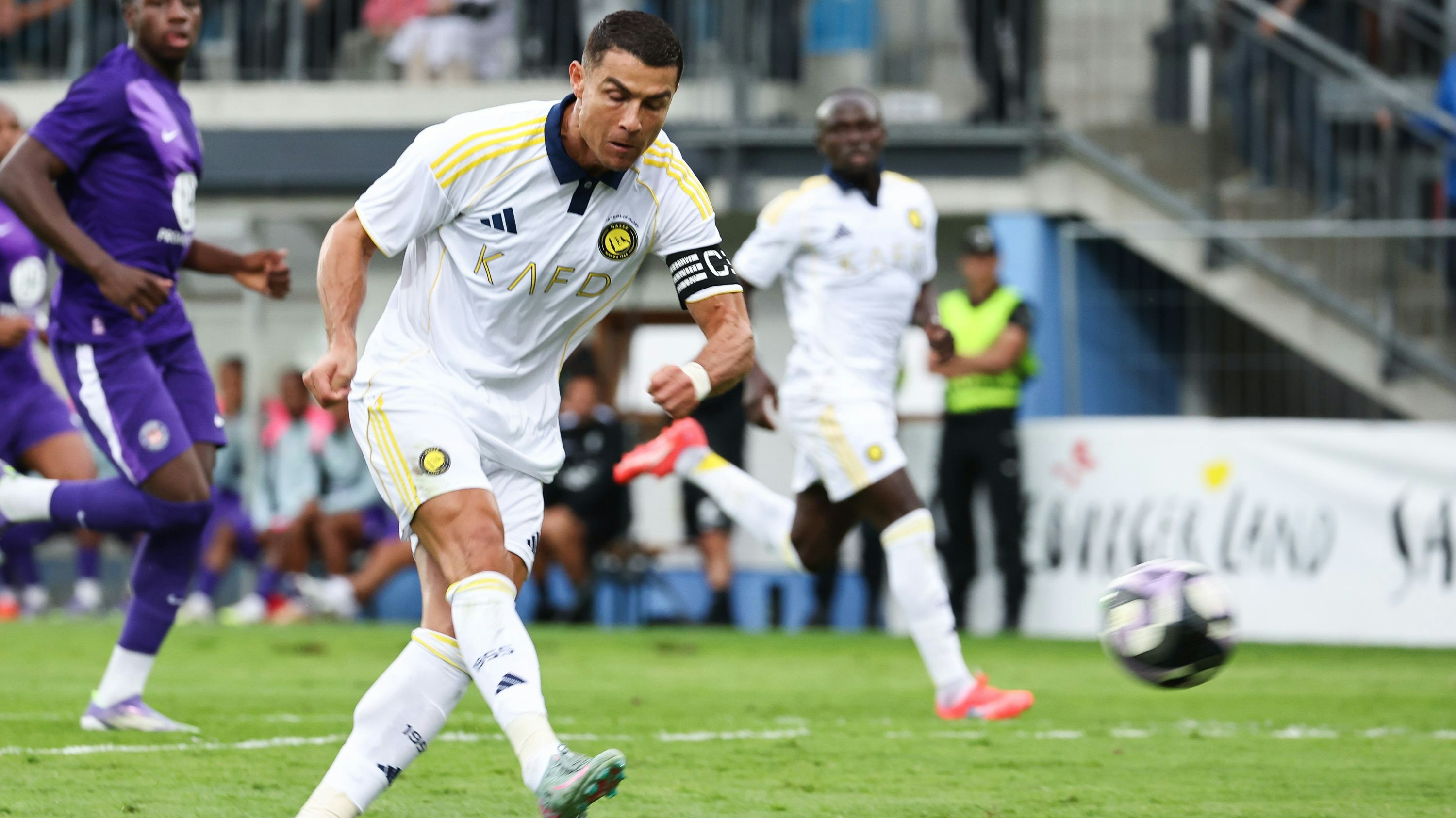 Heute.at - Siu! Ronaldo trifft, alle Österreich-Fans jubeln mit