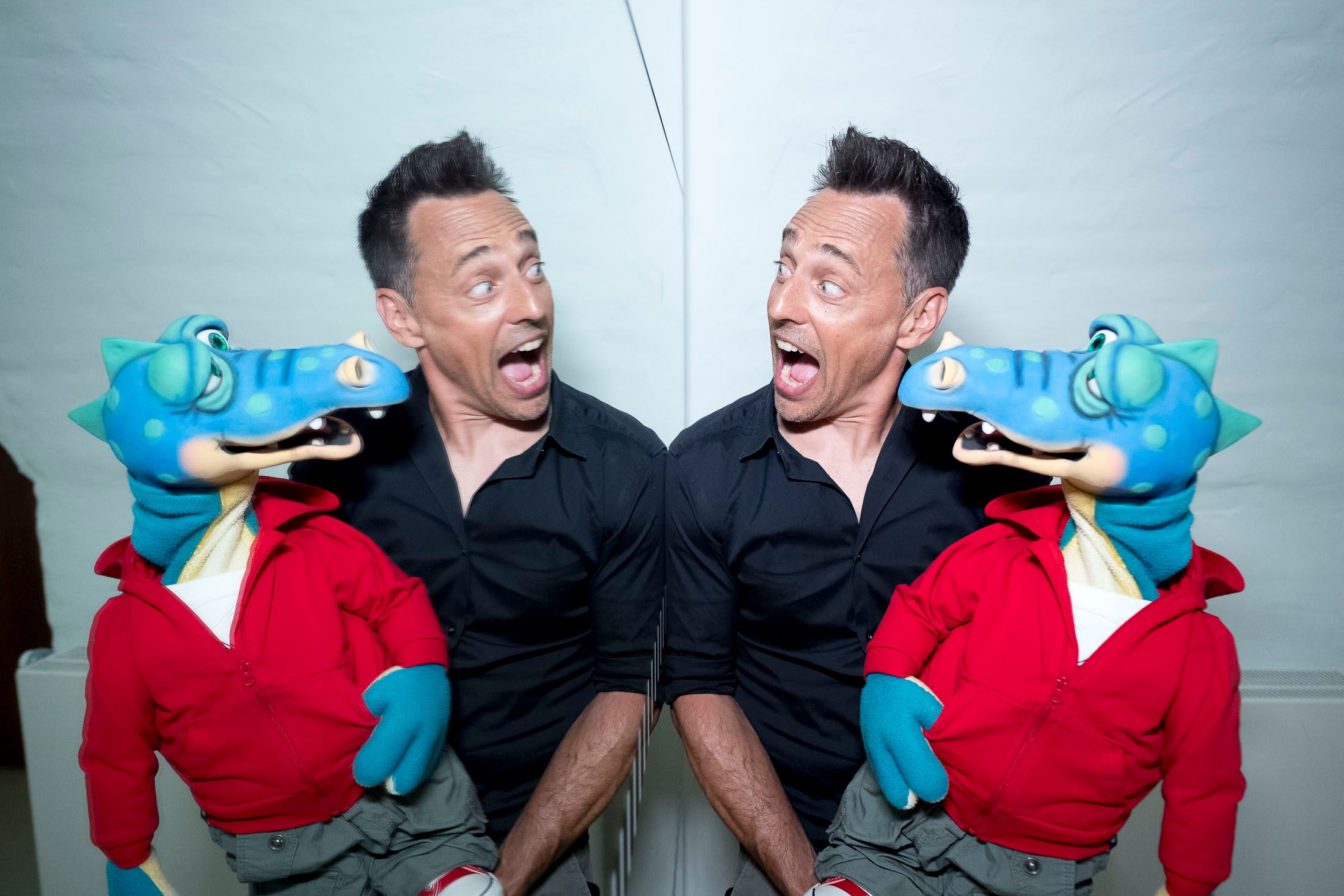 Zauberkünstler und Bauchredner Tricky Nicky mit seinem 