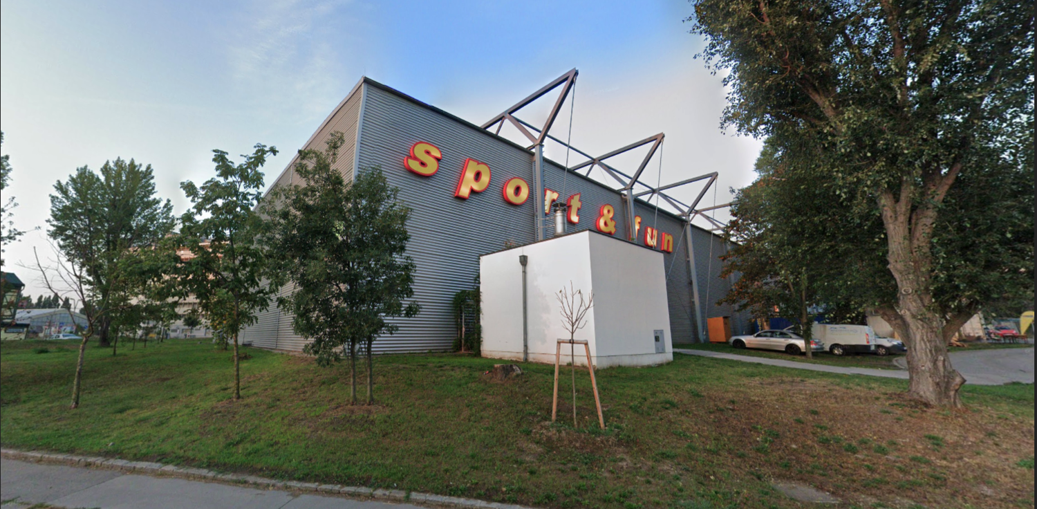 Auf dem Areal der Sport- und Funhalle soll ein neuer Busterminal entstehen.