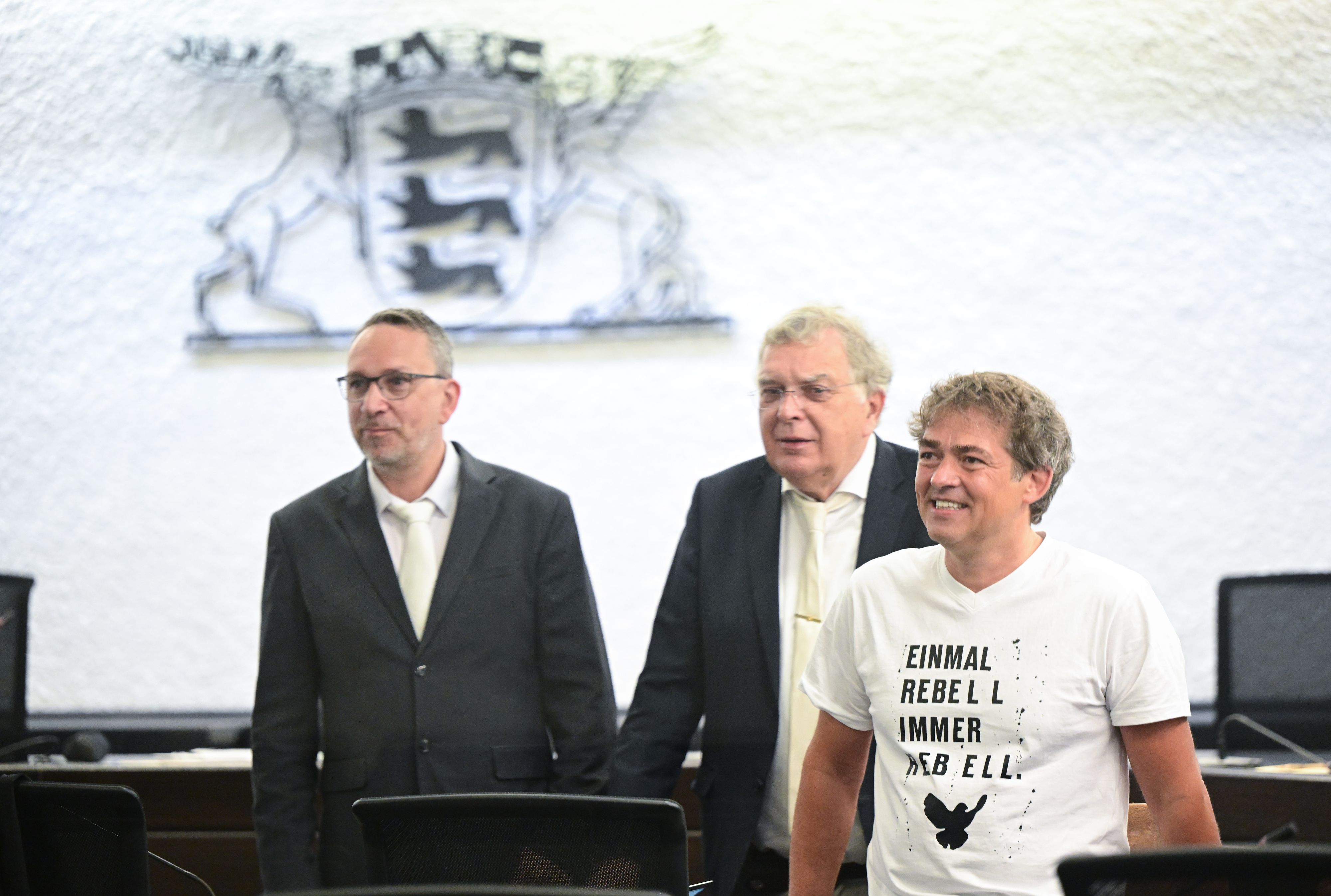 Michael Ballweg erschien im T-Shirt vor Gericht. 