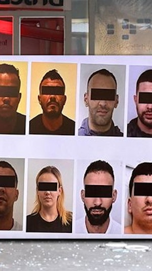 Bankomatsprenger gefasst: Polizei verhaftet brutale Audi-Bande aus Holland. Nach monatelanger Flucht nun entscheidender Ermittlungserfolg. Alle Details hier.