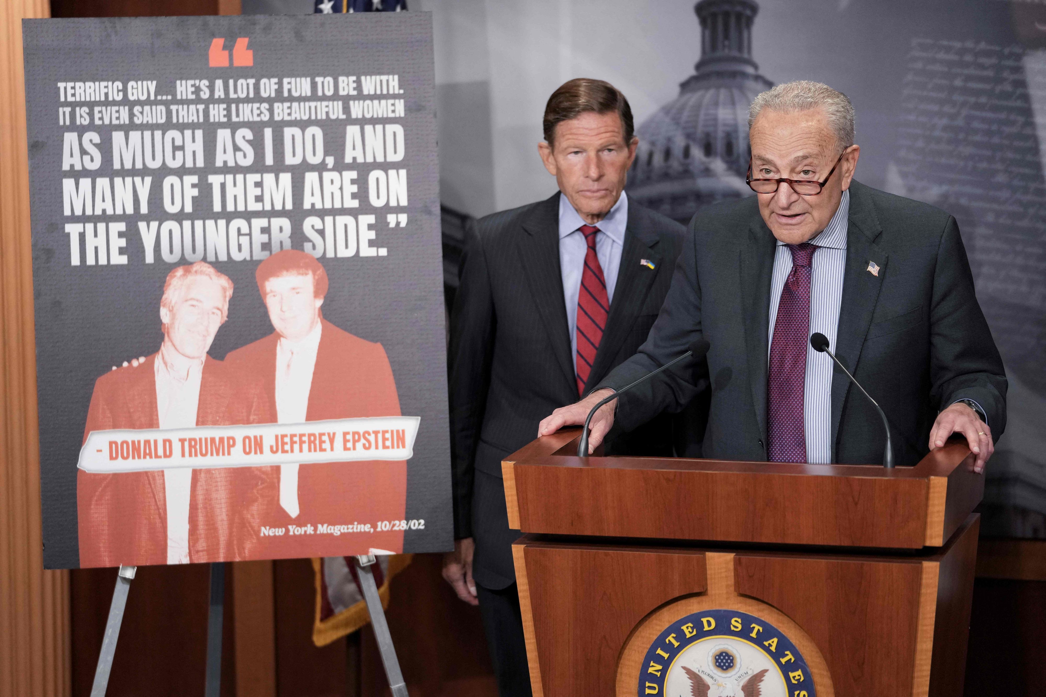 Demokratische US-Senatoren wollen ein selten genutztes Gesetz einsetzen, um die Veröffentlichung der Epstein-Akten zu erzwingen.