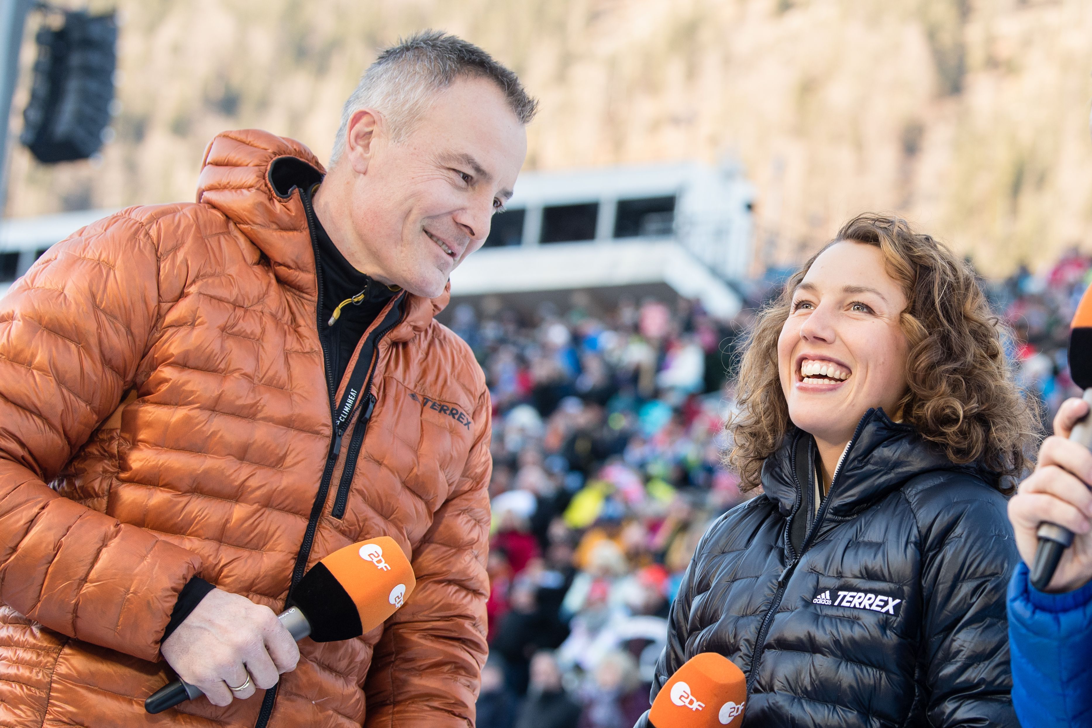 Authentisch und sympathisch: Für das ZDF agierte Laura Dahlmeier zuletzt als Biathlon-Expertin – hier zusammen mit dem Ex-Rennläufer Sven Fischer