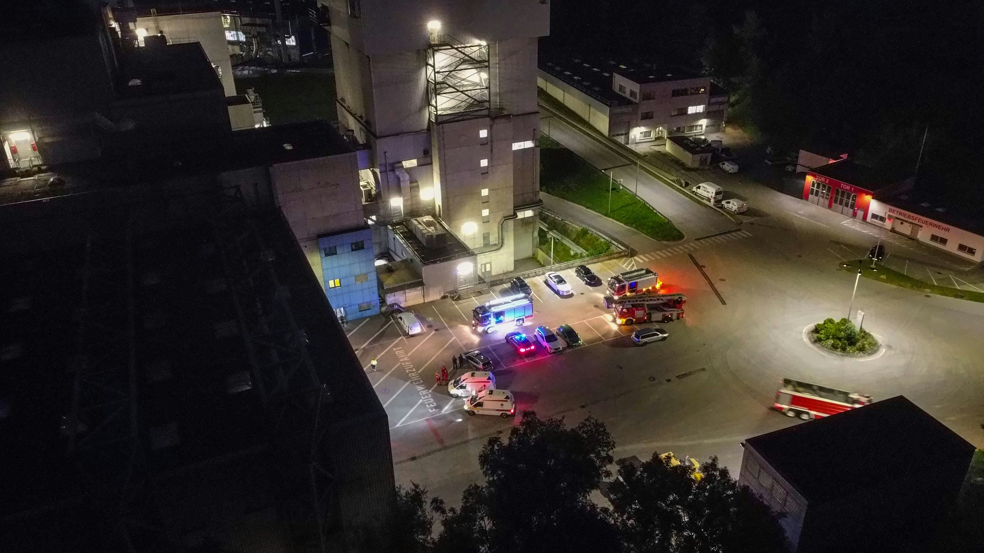 Heute.at - Nächtlicher Einsatz bei Müllverbrennungsanlage in OÖ