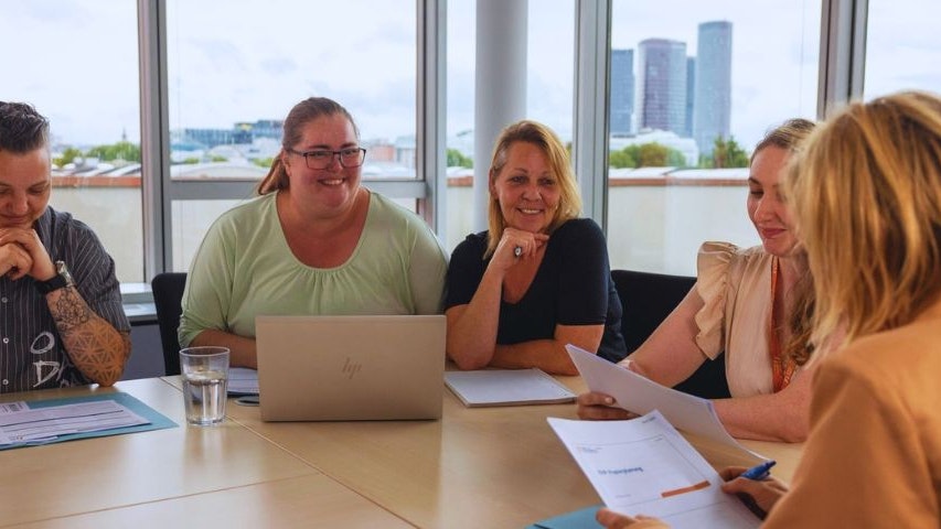 Mentorin mit Haltung – Barbara begleitet neue Kolleg:innen mit Erfahrung, Herz und echter Nähe.