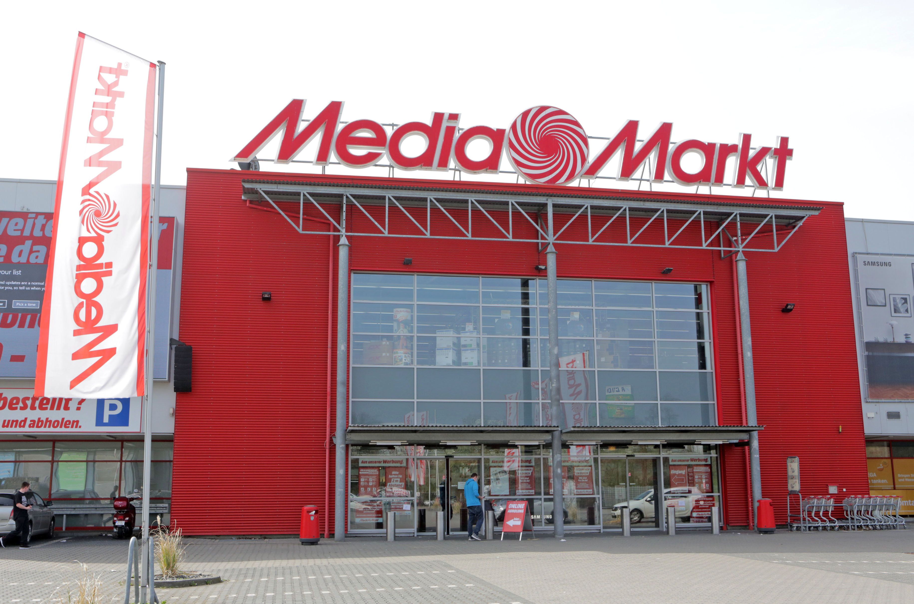 Der chinesische Onlineshop-Betreiber will MediaMarkt und Saturn übernehmen.