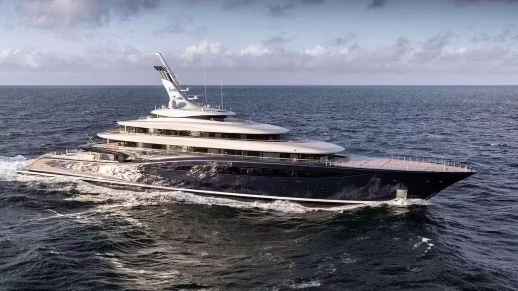 Das ist die Breakthrough, eine Superjacht, die an der Jacht-Show in Monaco für Aufsehen sorgen wird.