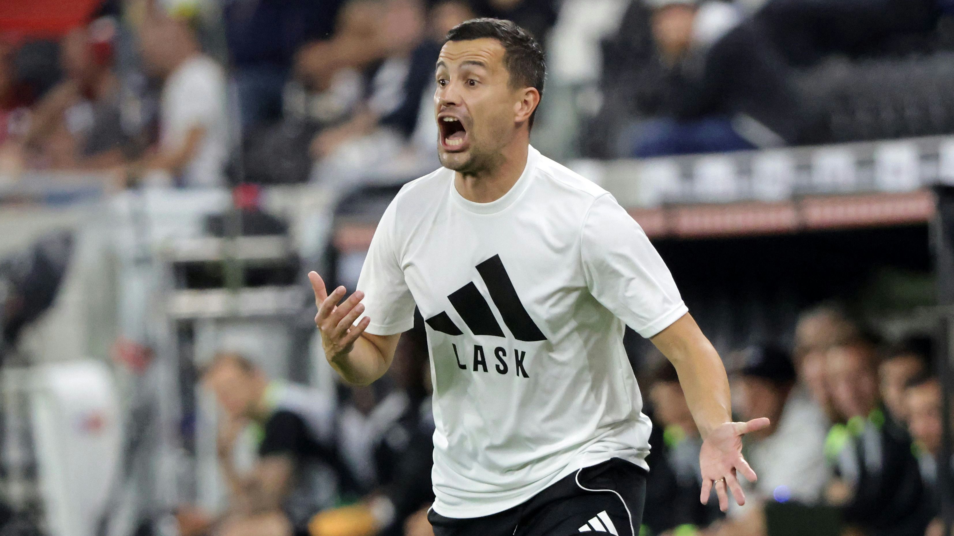 LINZ,AUSTRIA,01.AUG.25 - SOCCER - ADMIRAL Bundesliga, Linzer ASK vs SK Sturm Graz. Image shows head coach Joao Sacramento (LASK). Photo: GEPA pictures/ Walter Luger