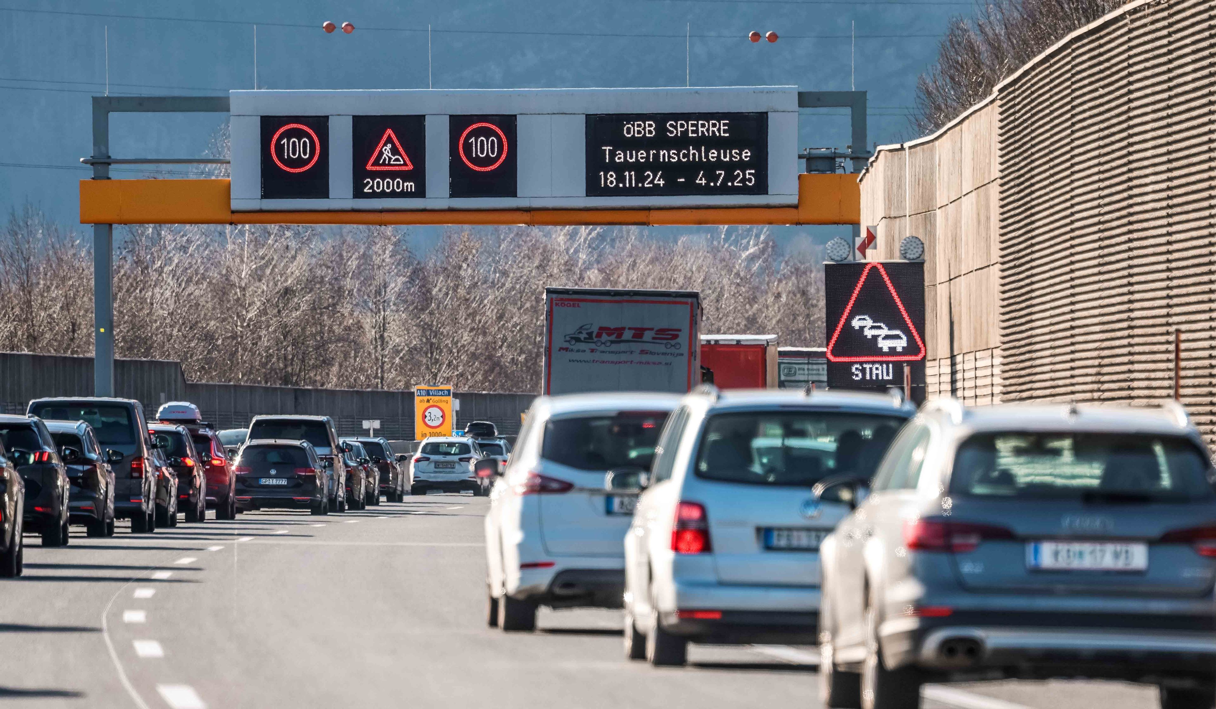 Am kommenden Wochenende wird mit viel Reiseverkehr und Staus gerechnet.