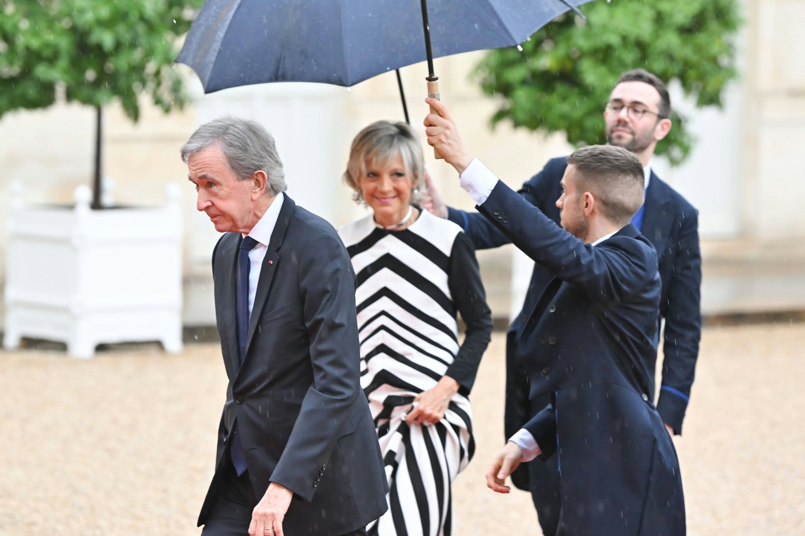 Seit kurzem nicht mehr reichster Franzose: Bernard Arnault, Gründer und CEO des Luxuskonzerne LVMH, mit Ehefrau Helene Mercier Arnaud bei einem Empfang im Elysee-Palast