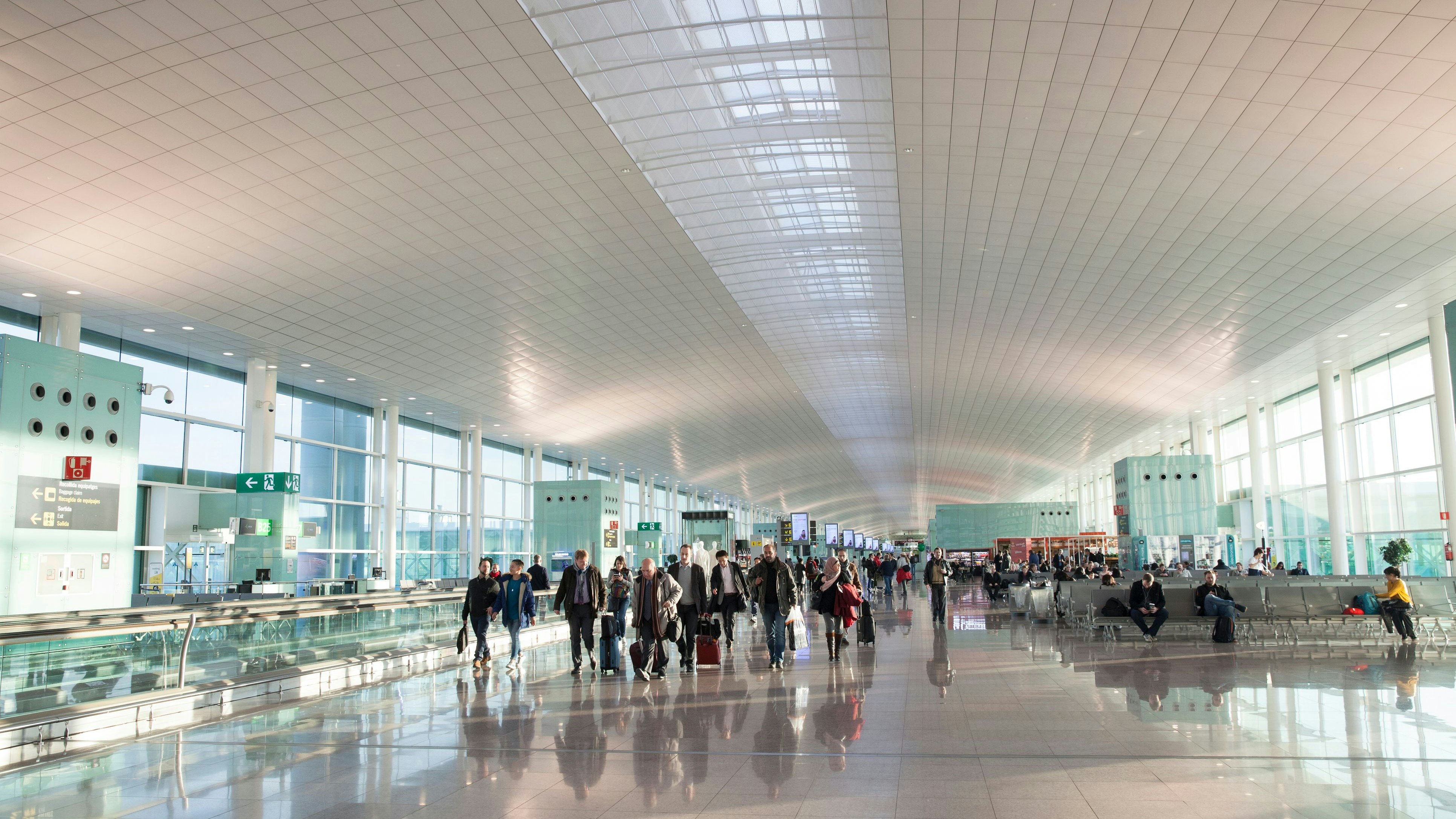 Heute.at - Eltern lassen Sohn (10) einfach am Flughafen zurück