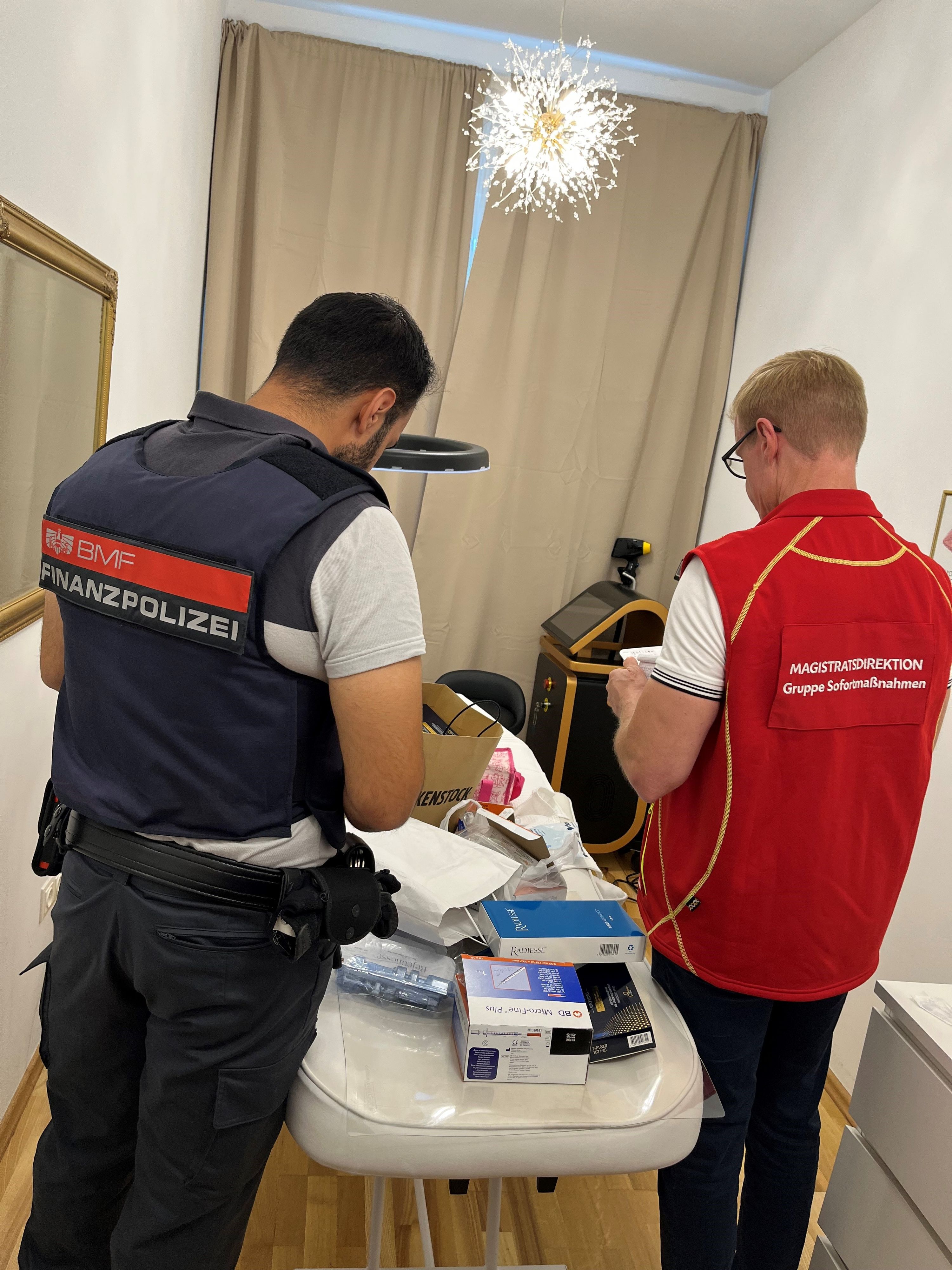 Dritte illegale Klinik aufgeflogen. Auch sie bot Botox- und Filter-Injektionen ohne qualifiziertes Personal und Genehmigung an. 