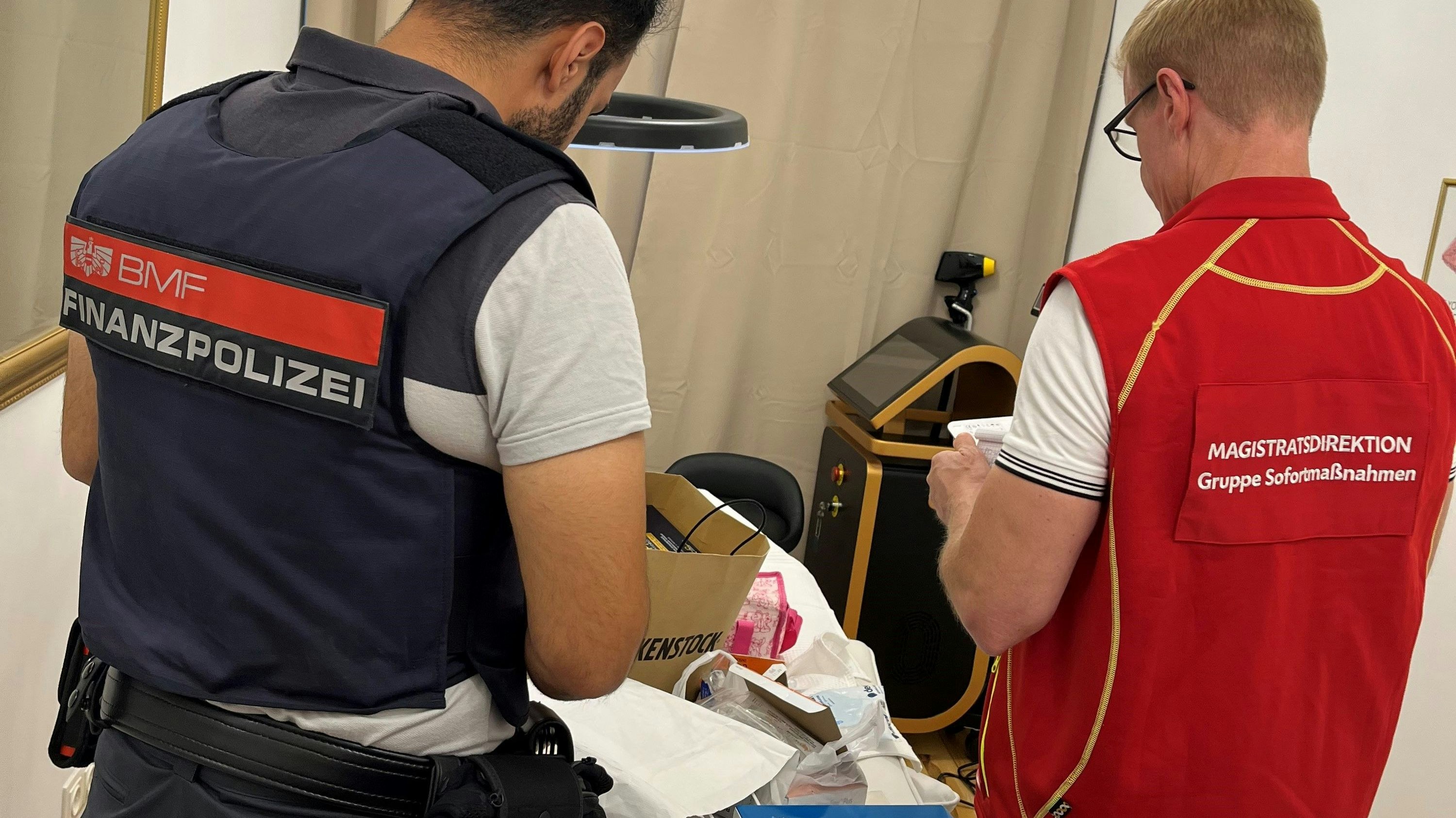 Dritte illegale Klinik aufgeflogen. Auch sie bot Botox- und Filter-Injektionen ohne qualifiziertes Personal und Genehmigung an. 