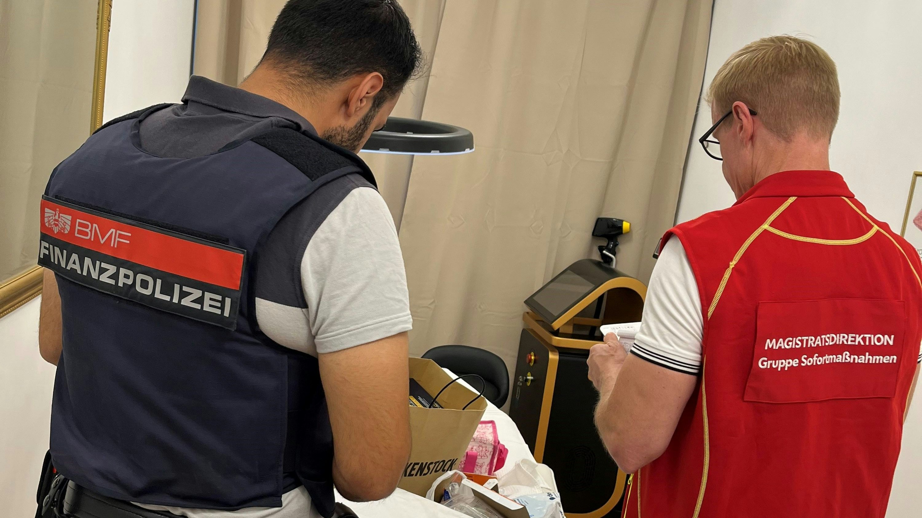 Heute.at - Verärgerte Kundinnen ließen Beauty-Klinik auffliegen