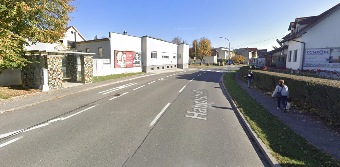 Die Unfallstelle liegt rund 200 Meter hinter der Ortseinfahrt von Stoob.