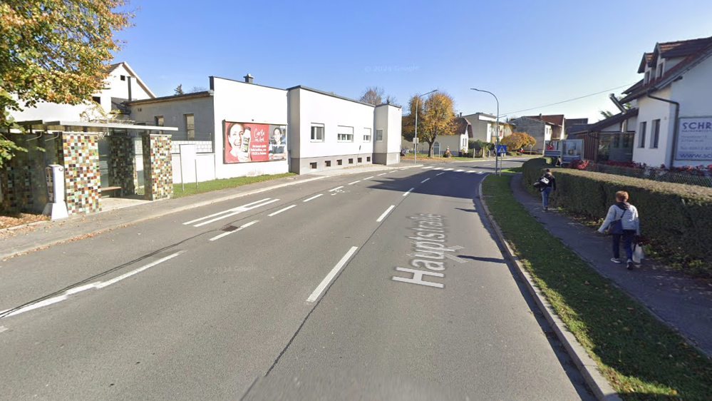 Die Unfallstelle liegt rund 200 Meter hinter der Ortseinfahrt von Stoob.