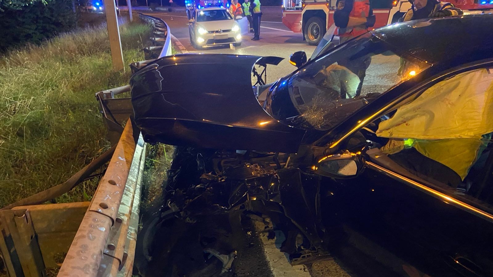 Heute.at - Pkw-Crash auf Wiener Autobahnabfahrt – zwei Verletzte