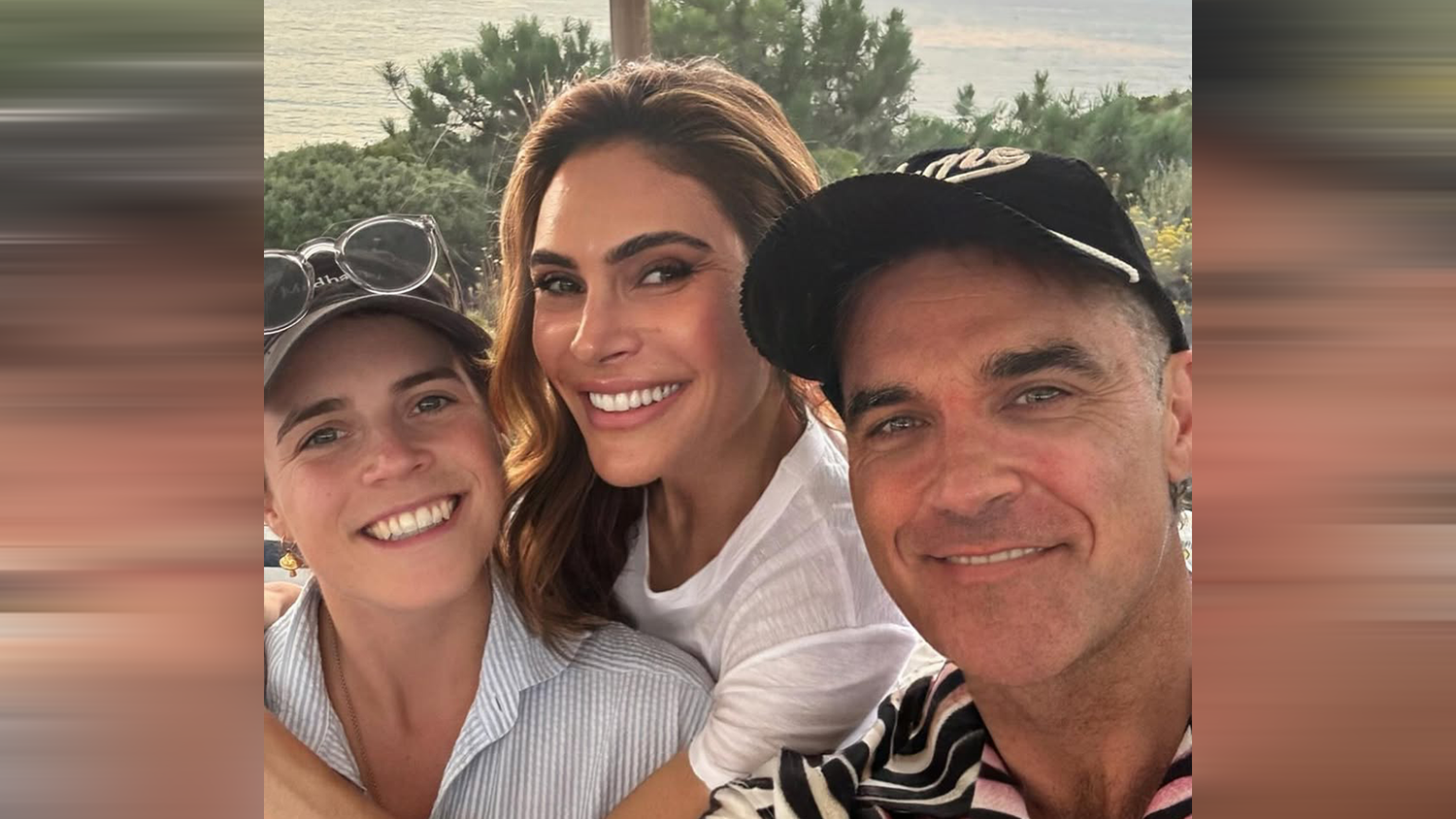 Robbie Williams' Ehefrau teilt Urlaubsfotos mit Prinzessin Eugenie.