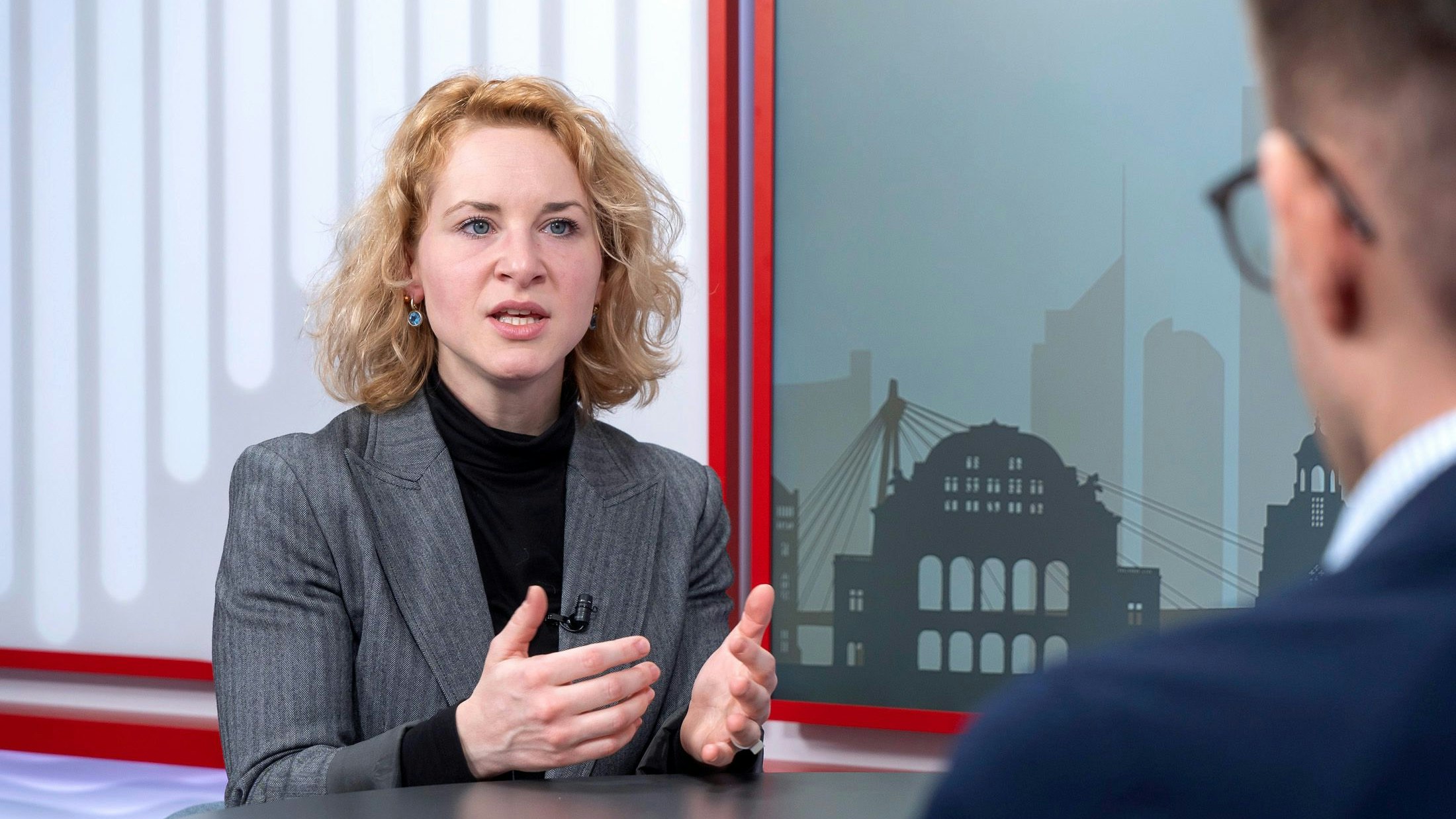 Heute.at - SPÖ-Ministerin will jetzt Revolution bei den Gehältern