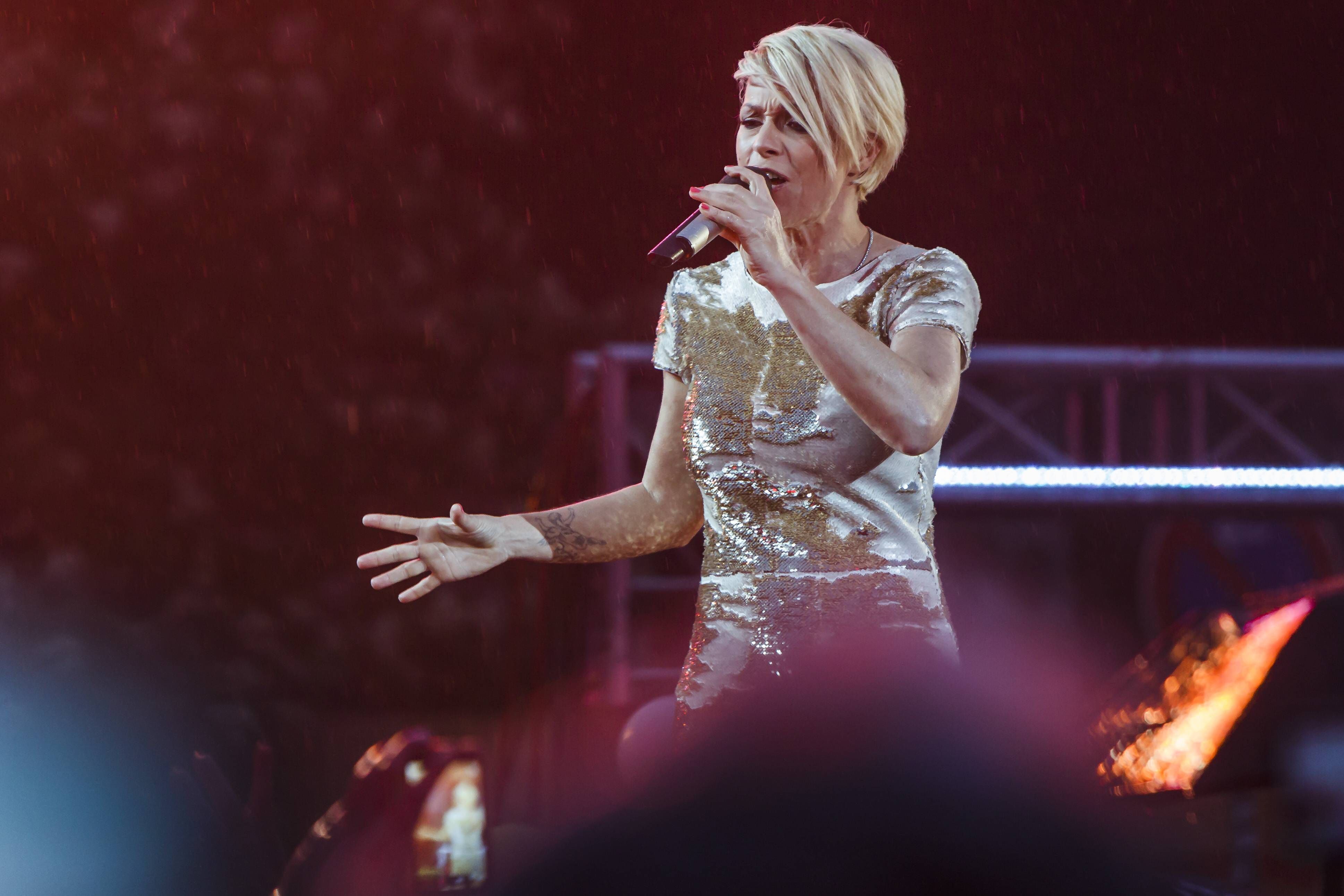 Michelle bei ihrem ESC-Auftritt 2001.