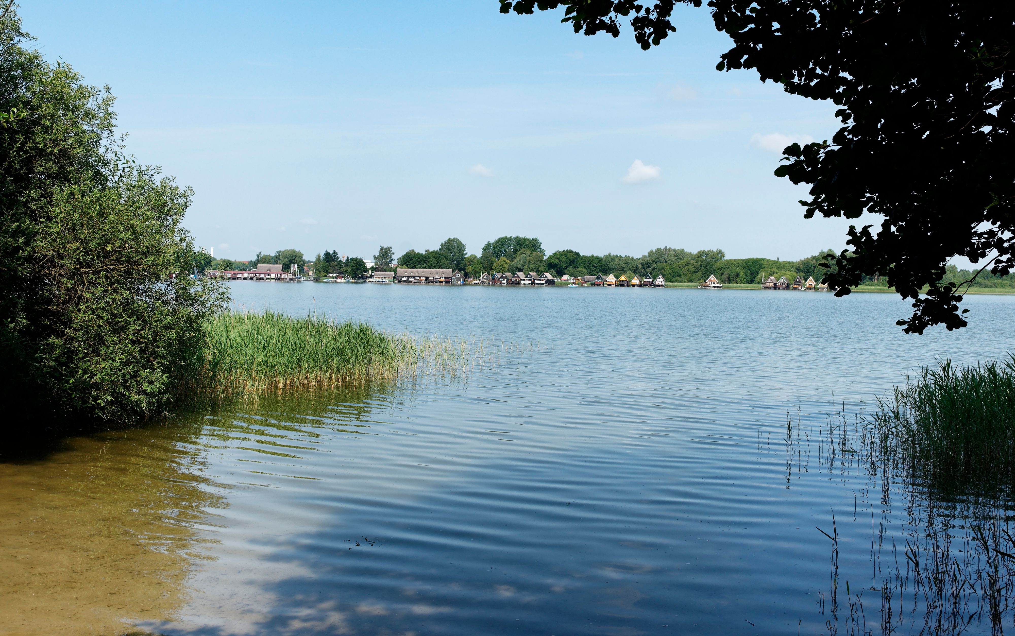 Die Mädchen hatten in einem Bootshaus am Inselsee in Güstrow, Mecklenburg-Vorpommern, Drogen konsumiert.