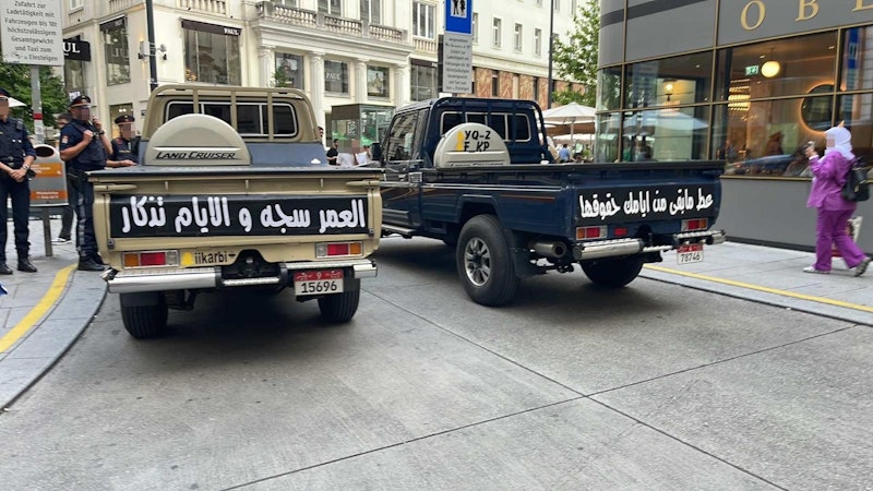 <strong>05.08.2025: Arabische Pickups mit Nachricht für Wiener</strong> –&nbsp;Zwei Toyota-Pickups sorgten am Wochenende für viel Aufsehen in der Wiener City. <a data-li-document-ref="120123022" href="https://www.heute.at/s/arabische-pickups-mit-nachricht-fuer-wiener-120123022">Dabei haben sie eine wichtige Nachricht an alle Menschen &gt;&gt;&gt;</a><a data-li-document-ref="120121583" href="https://www.heute.at/s/brueckensperre-80-km-umweg-das-zahlt-mir-keiner-120121583"></a>