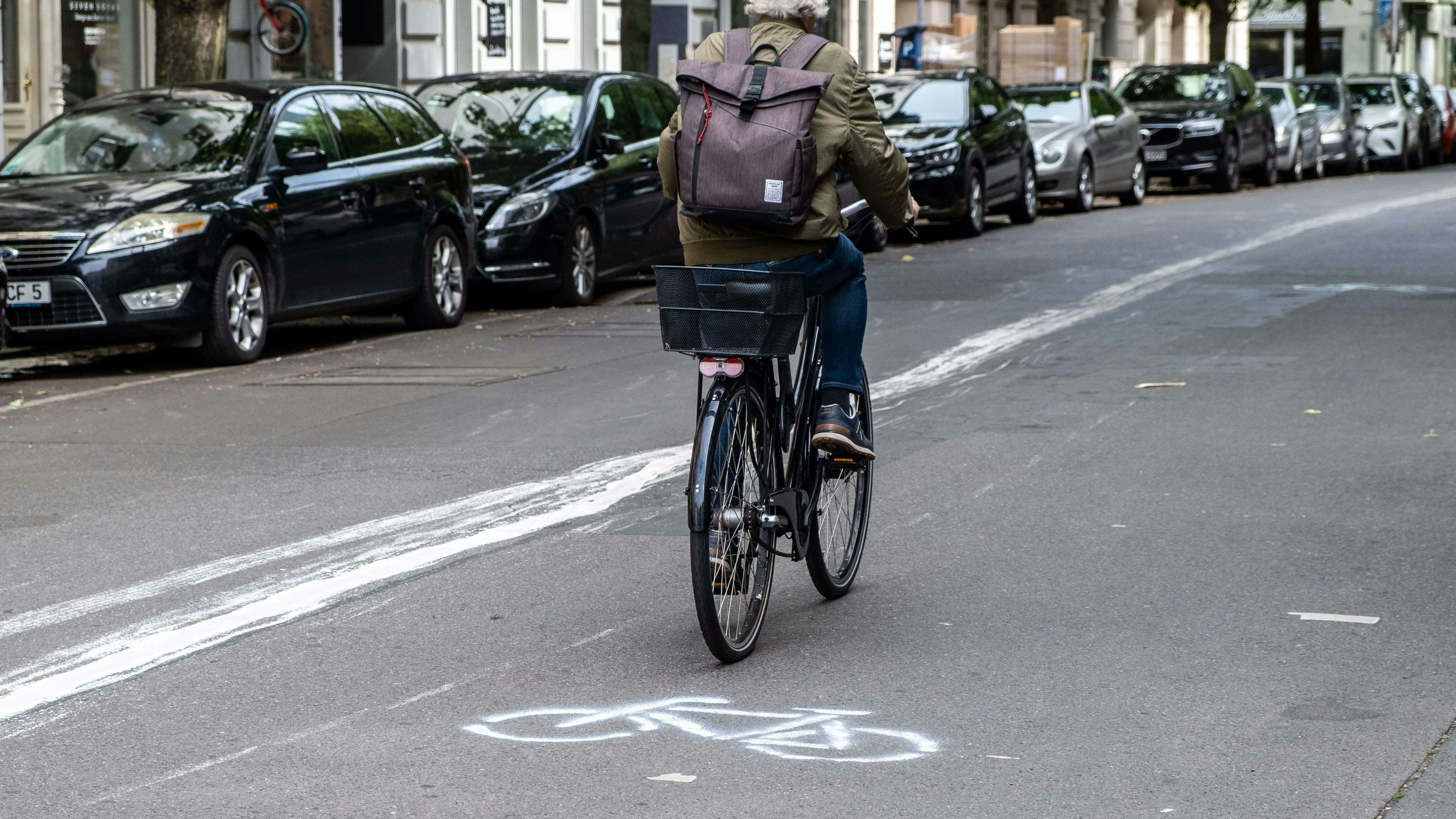 Ein geplanter Radweg in Salzburg sorgt für Streit zwischen dem Land und einem Grundeigentümer.
