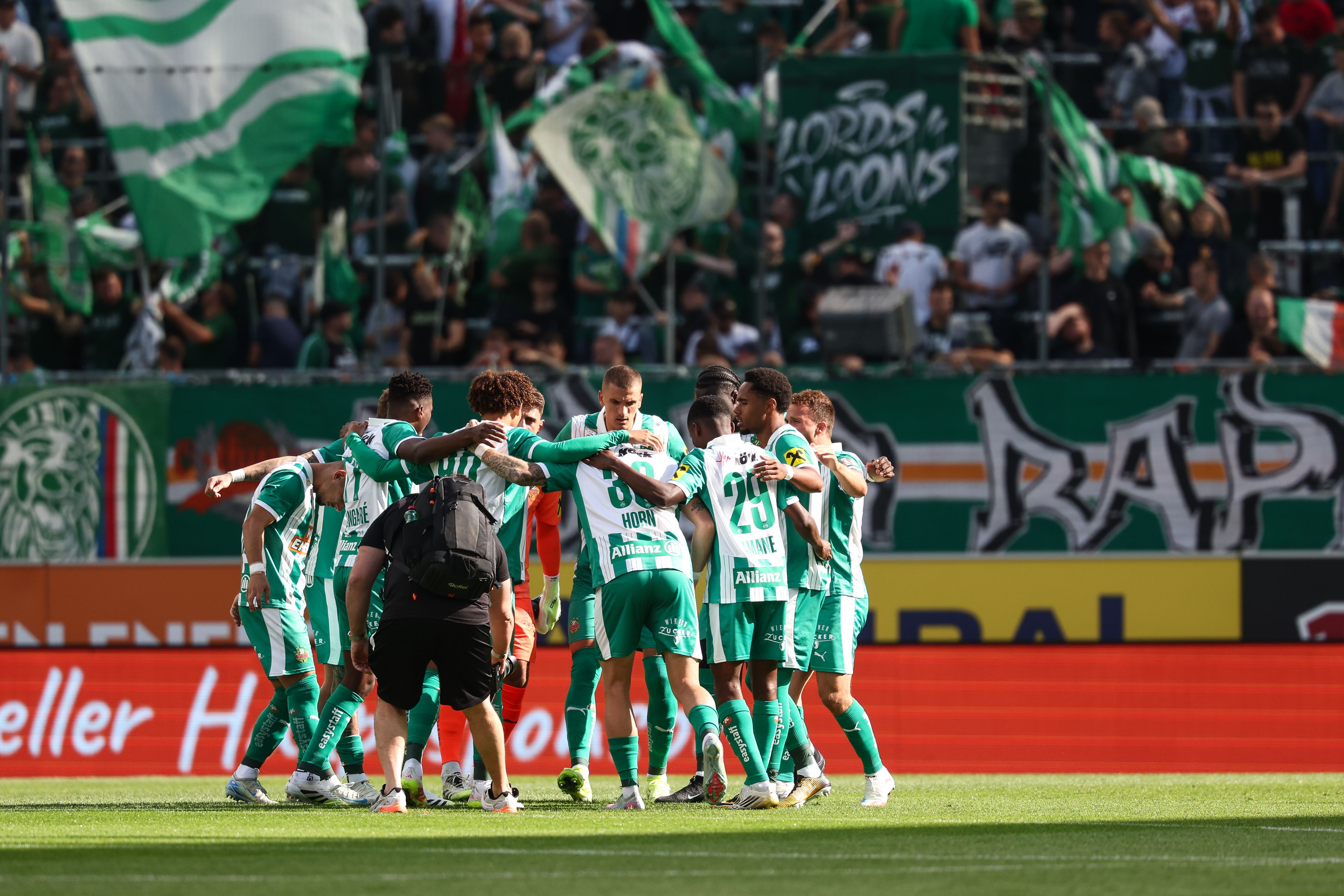 Rapid jubelte zum Ligaauftakt gegen Blau Weiß.