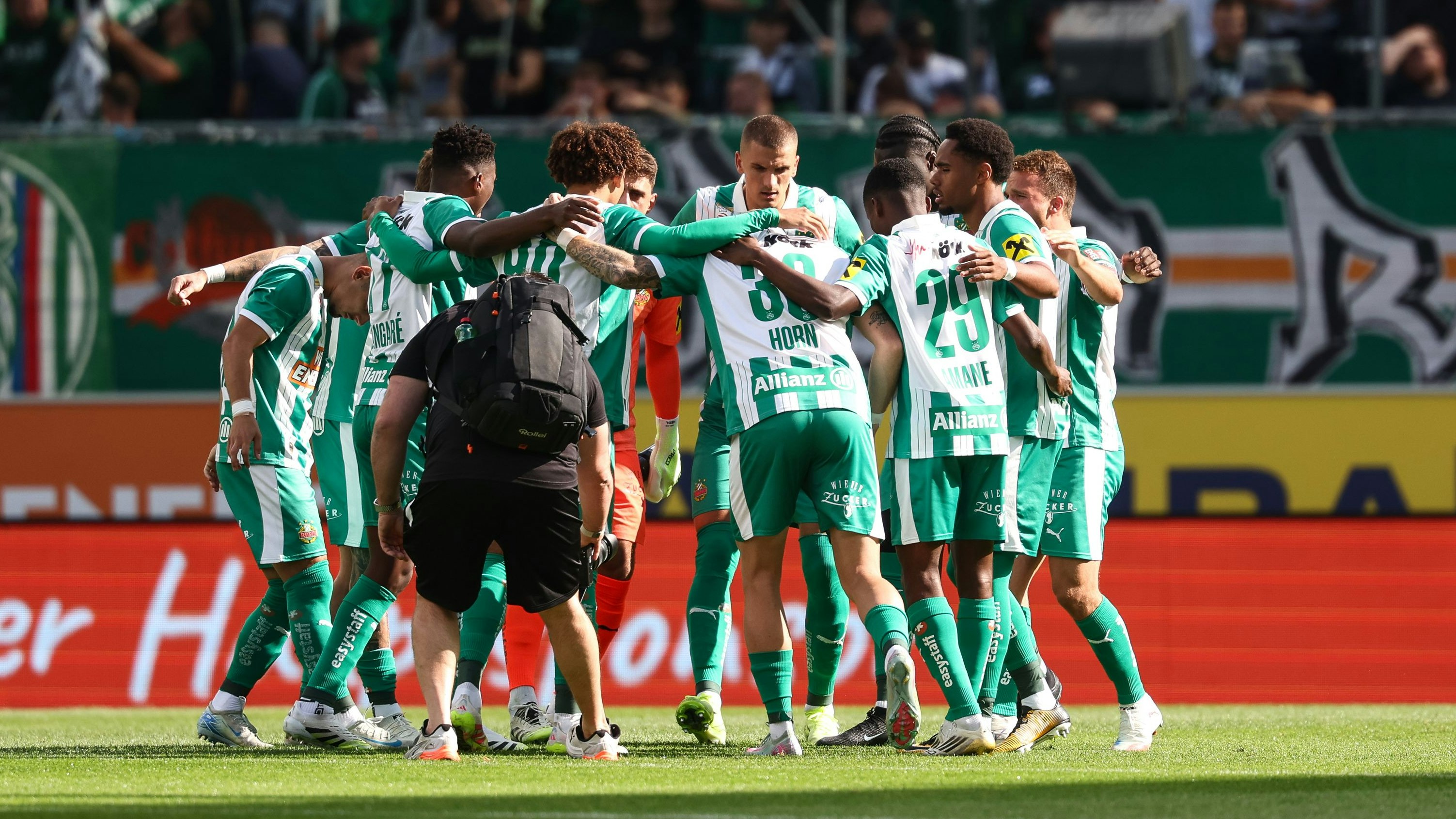 Heute.at - Historisch! Rapid spielt bei Dundee gegen Auswärtsfluch