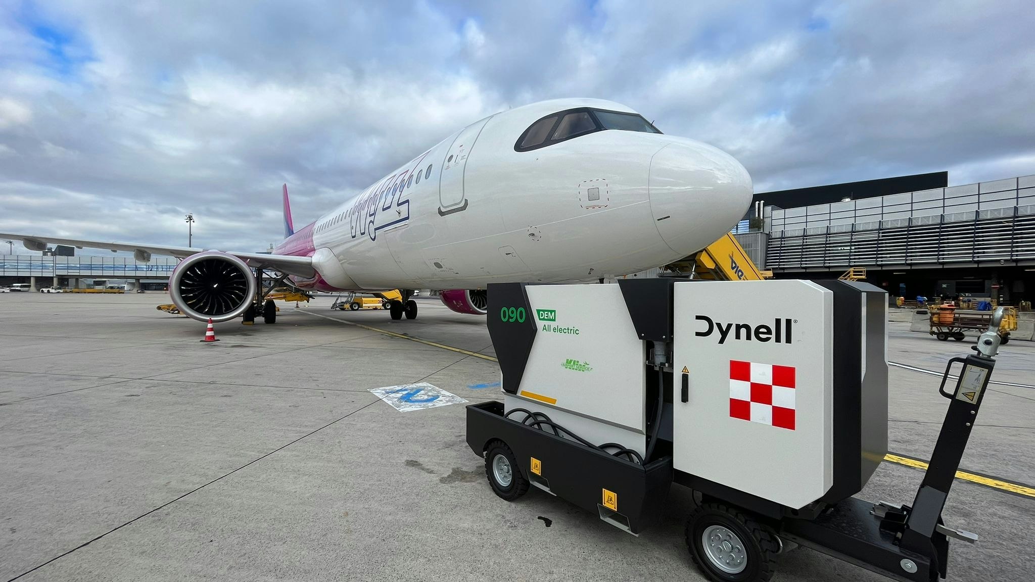 Die Flieger bekommen schon am Boden Strom.