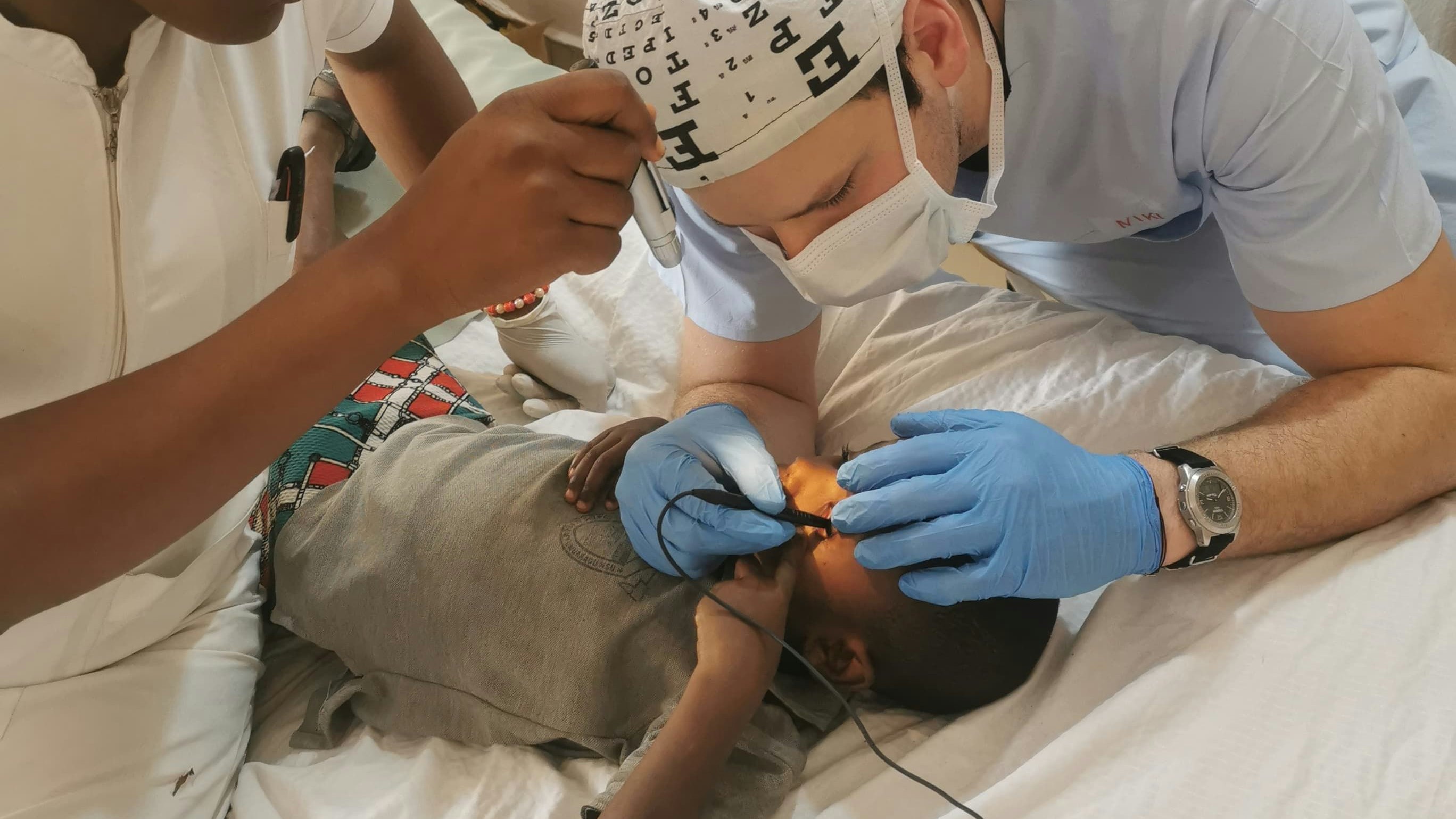 Heute.at - Ärzte heilen blinden Buben – doch es gibt ein Problem