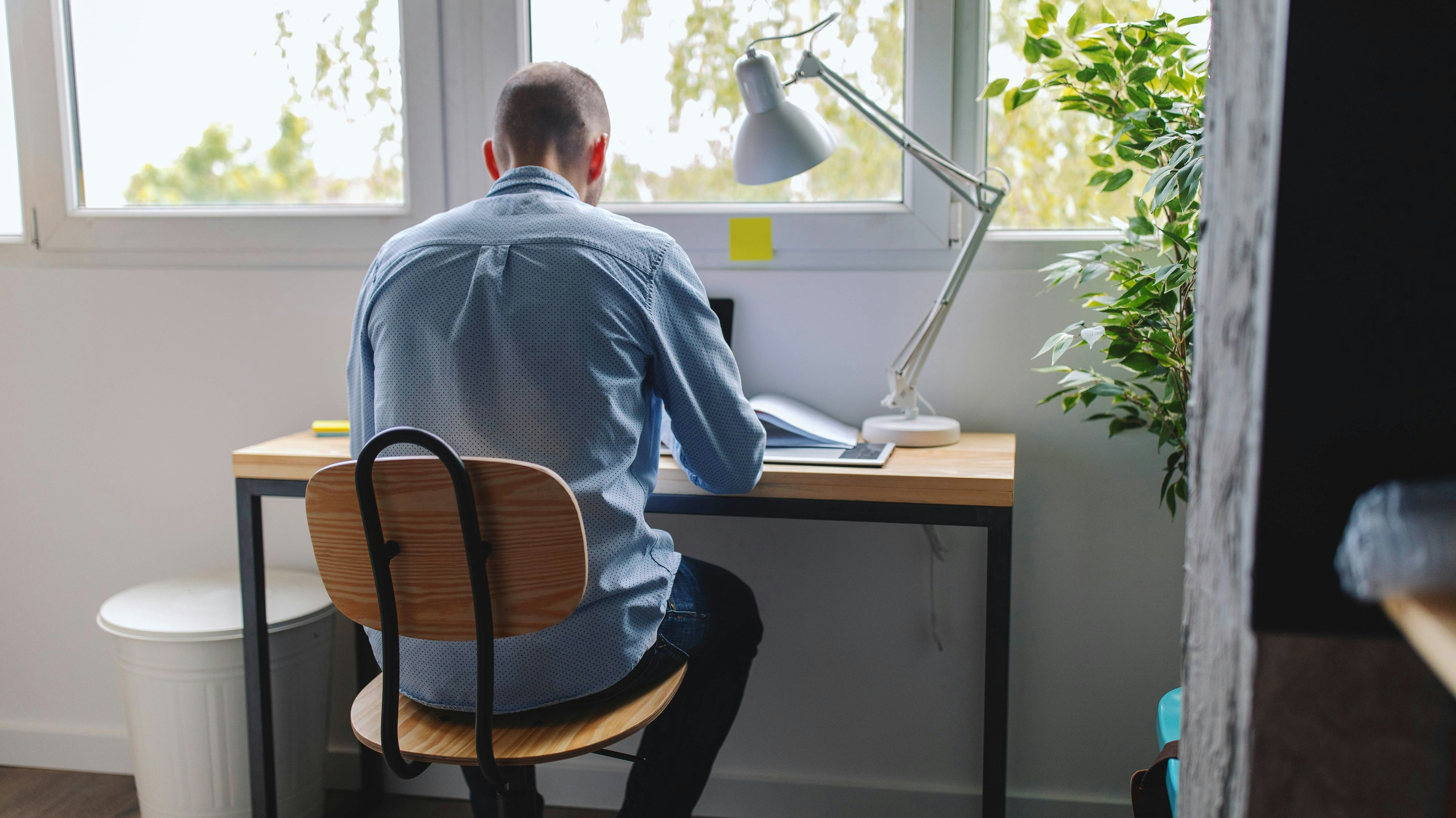 Heute.at - Ilias schrieb 150 Bewerbungen: Krieg keine Chance