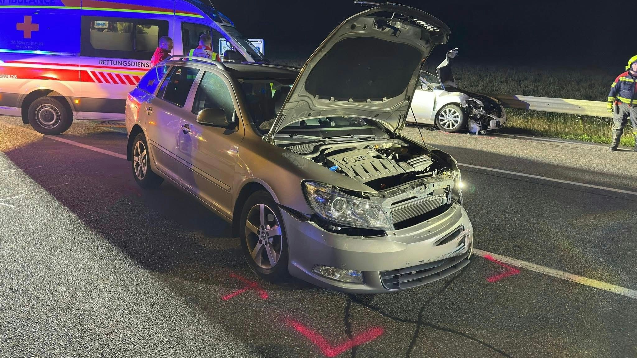 Heute.at - Lenker übersieht Stopptafel, vier Verletzte bei Crash