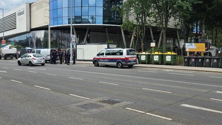 Heute.at - Sprenggranate bei Wiener Shopping-Center gefunden