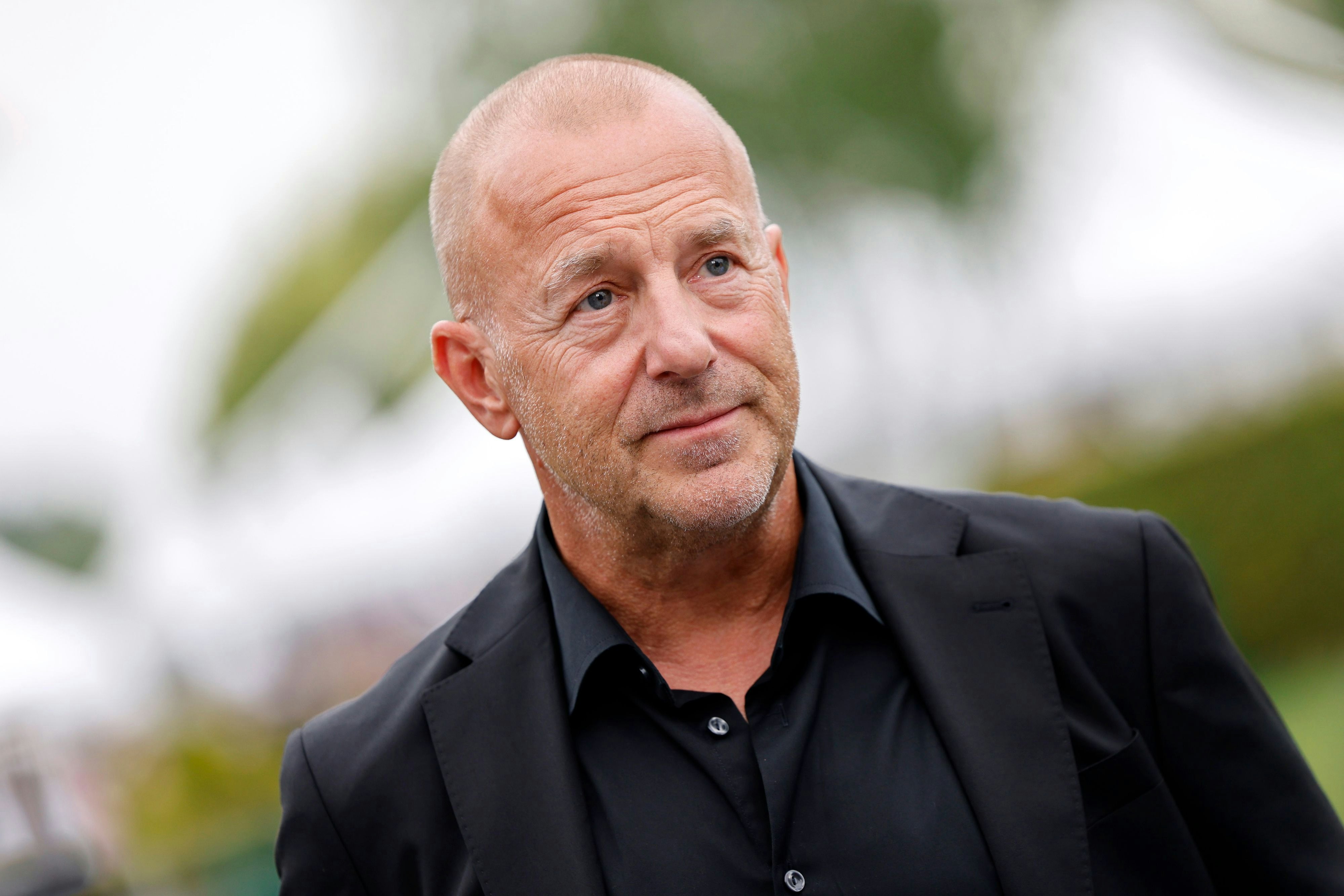 Stellte bereits fünf Mal Suters Gentleman-Detektiv Johann Friedrich von Allmen dar: Schauspiel-Star Heino Ferch