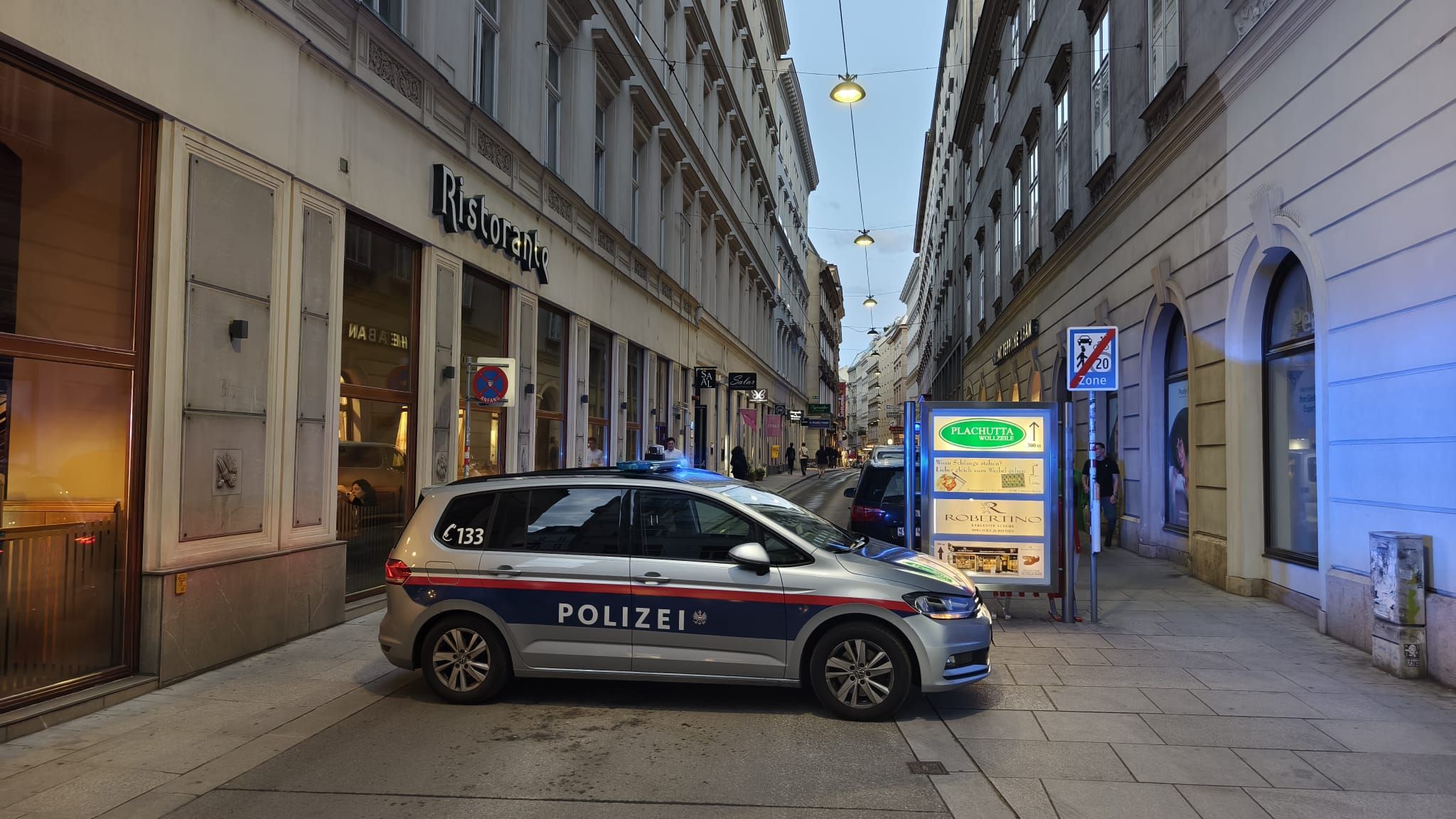 Polizei sperrte die Strobelgasse in der Wiener Innenstadt ab