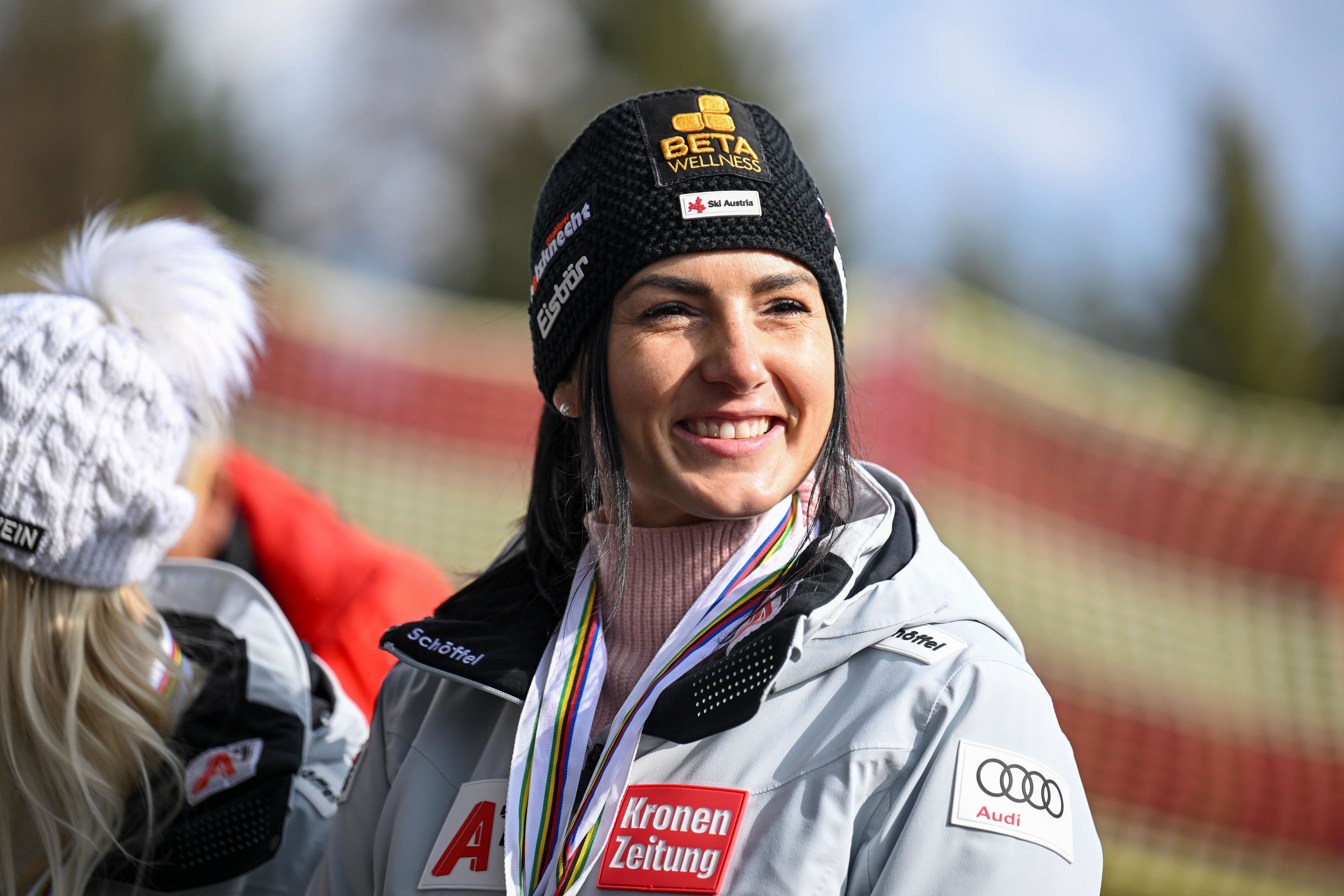 ÖSV-Star Stephanie Venier wechselt ins Zollamt.