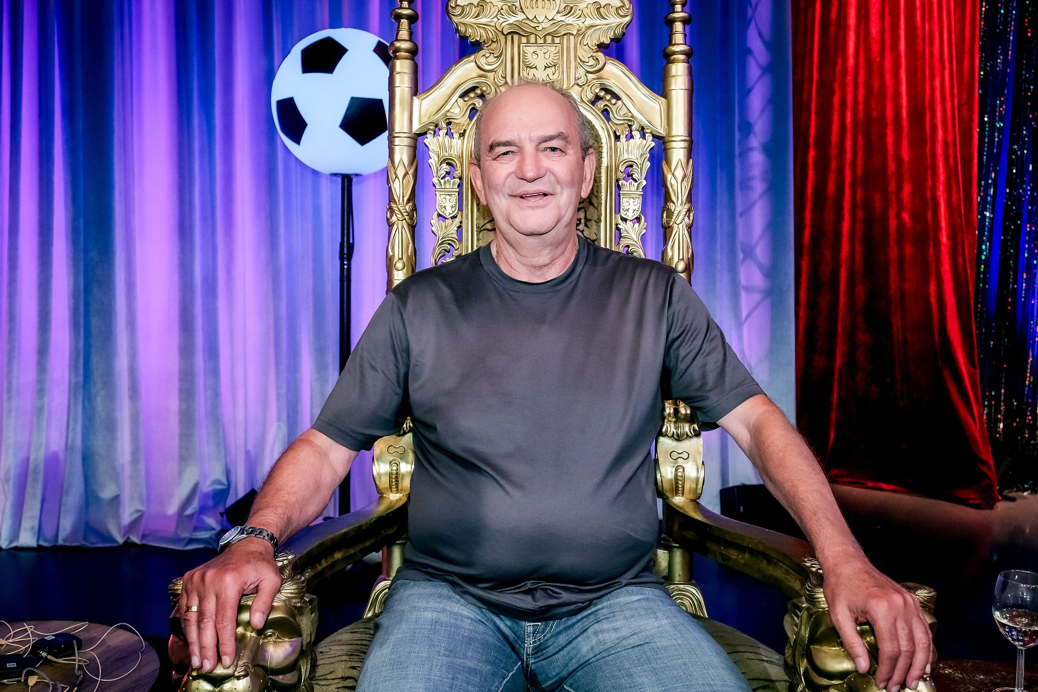 Jahrhundert-Fussballer Herbert Prohaska feiert am 8. August seinen 70. Geburtstag. Der ORF schenkt dem Austria-Urgestein morgen TV-Festspiele.