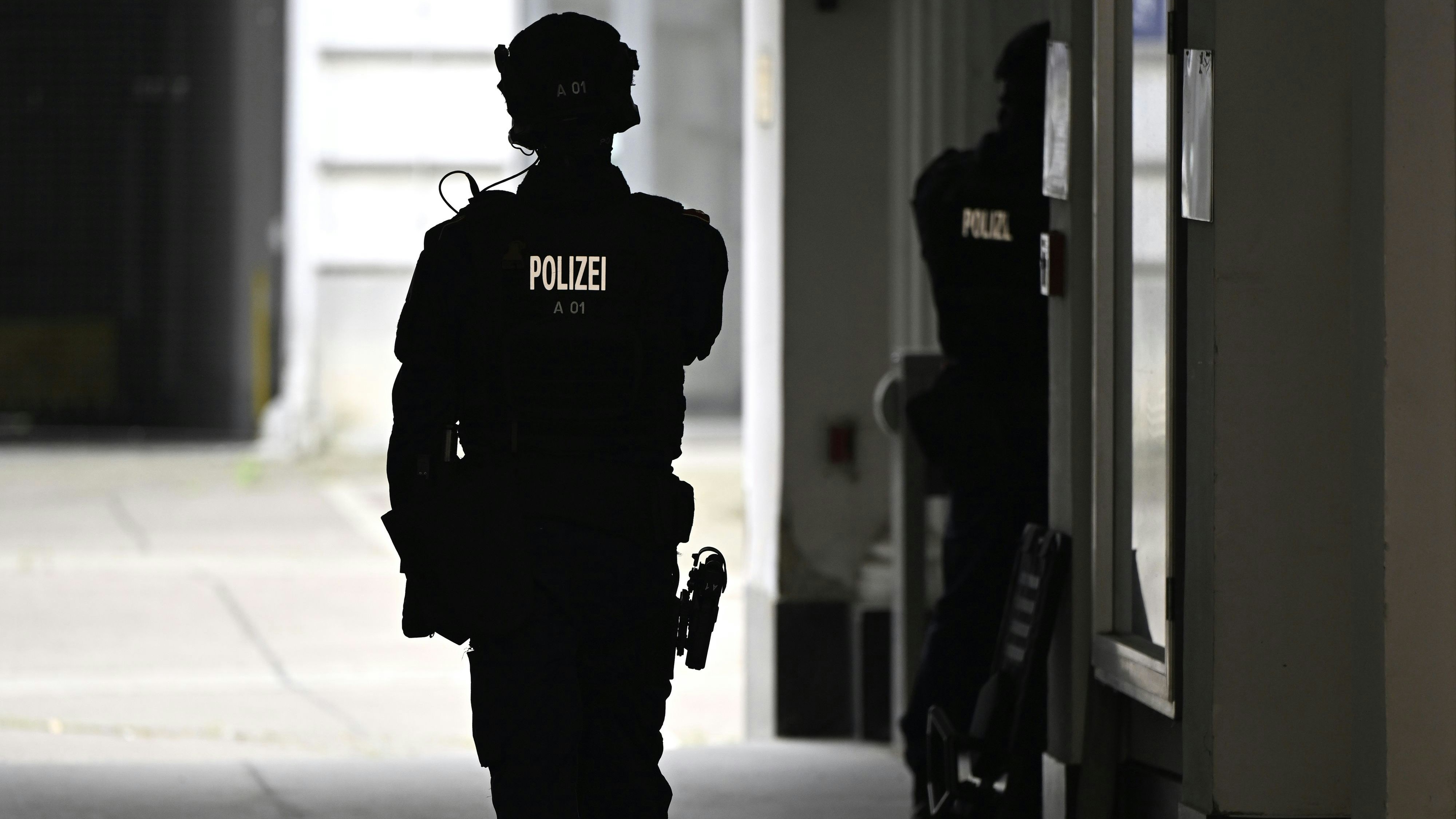 Kräfte der WEGA konnten die 36-Jährige festnehmen. (Symbolbild)