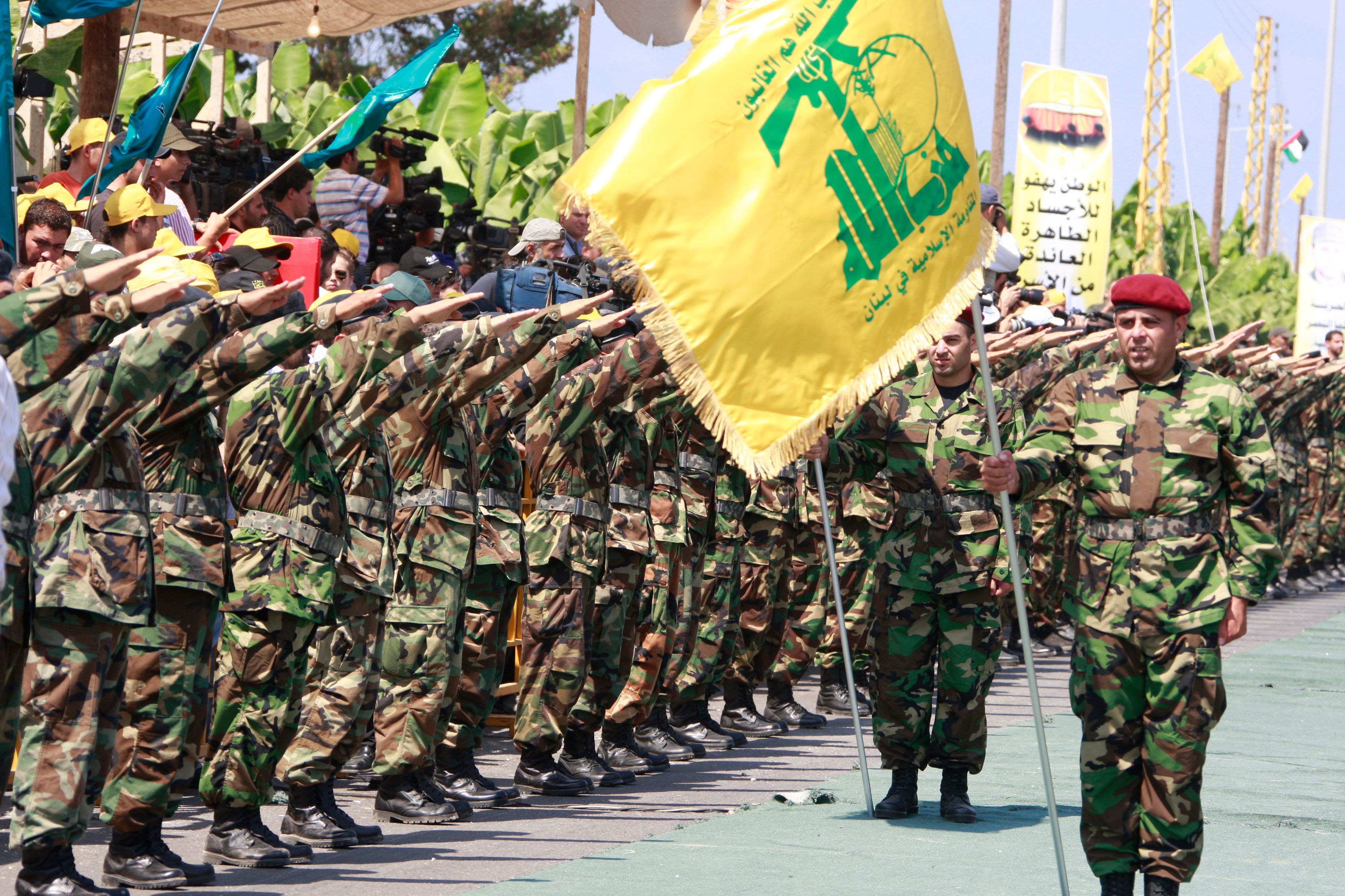 Hisbollah-Kämpfer bei einer Parade 2008 in der libanesischen Hauptstadt Beirut.