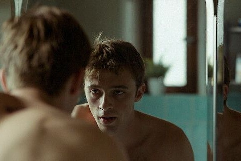 Louis (Stefan Crepon) ist ein begabter Schüler und möchte an die Sorbonne
