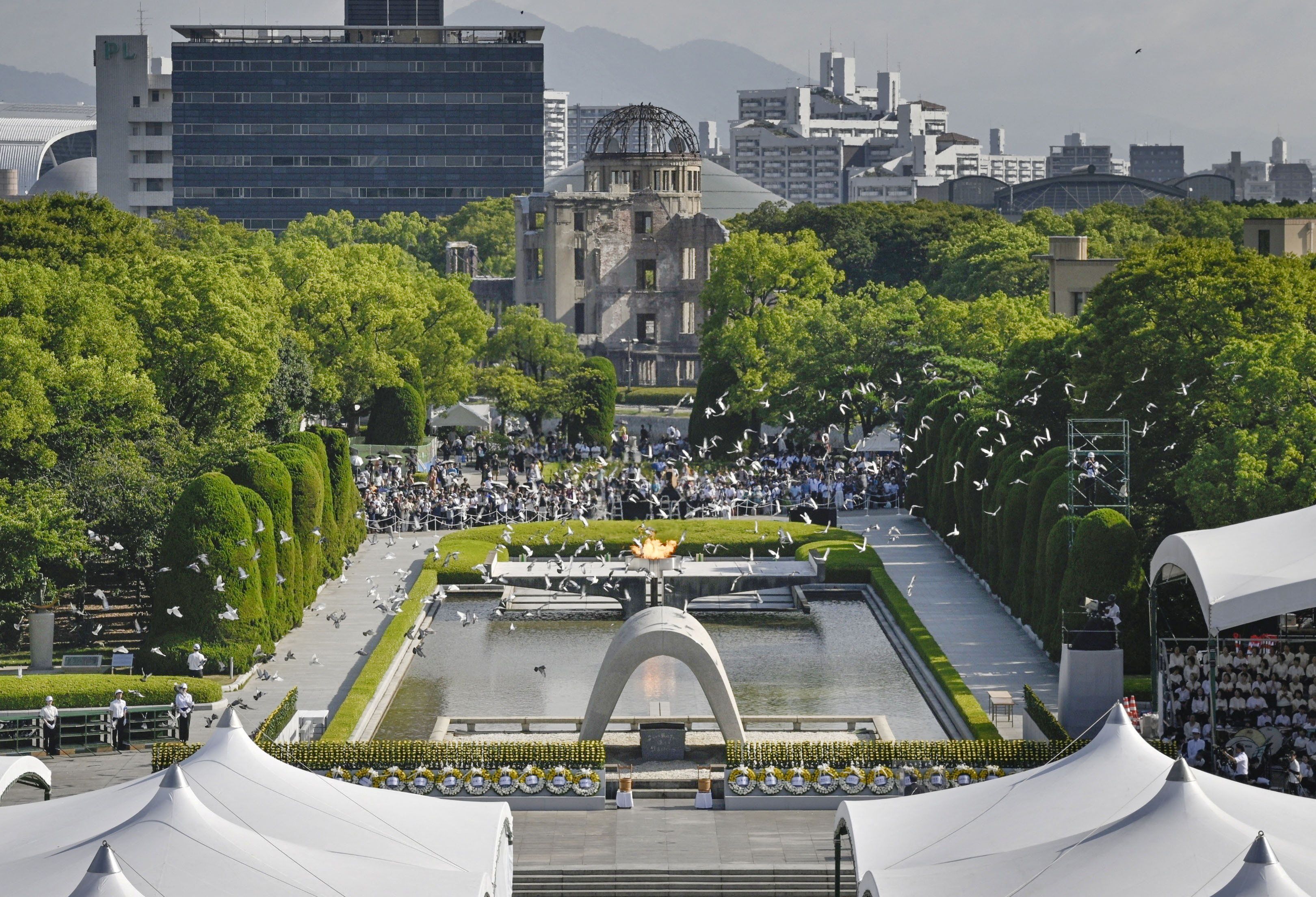 Park in dem das Friedens Denkmal in Hiroshima steht.
