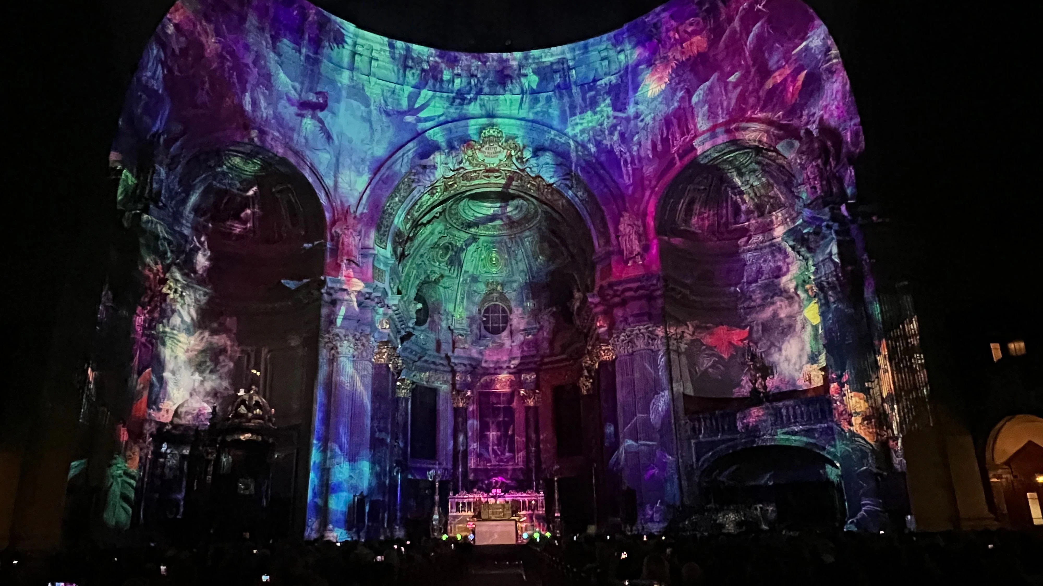 Christopher Noelle setzt auf imposante Visualisierungen. In seinem Linzer Studio leistet er zukunftsweisende Forschungsarbeit.