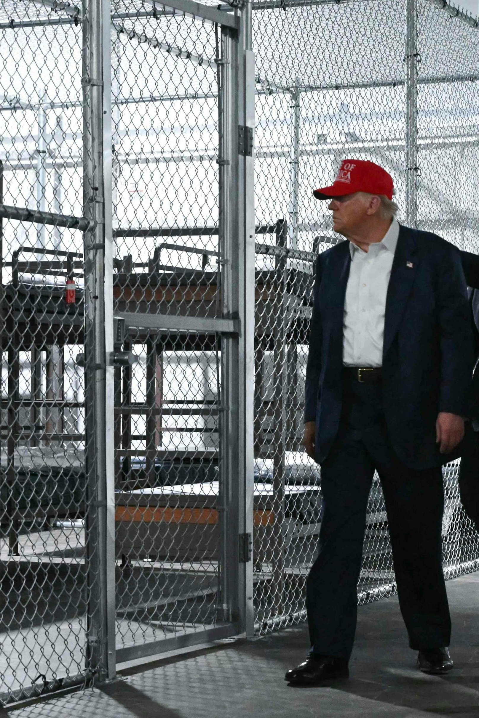 US-Präsident Donald Trump besuchte Anfang Juli Alligator Alcatraz. Bis Ende August sollen bereits 4.000 illegale Einwanderer hier untergebracht sein