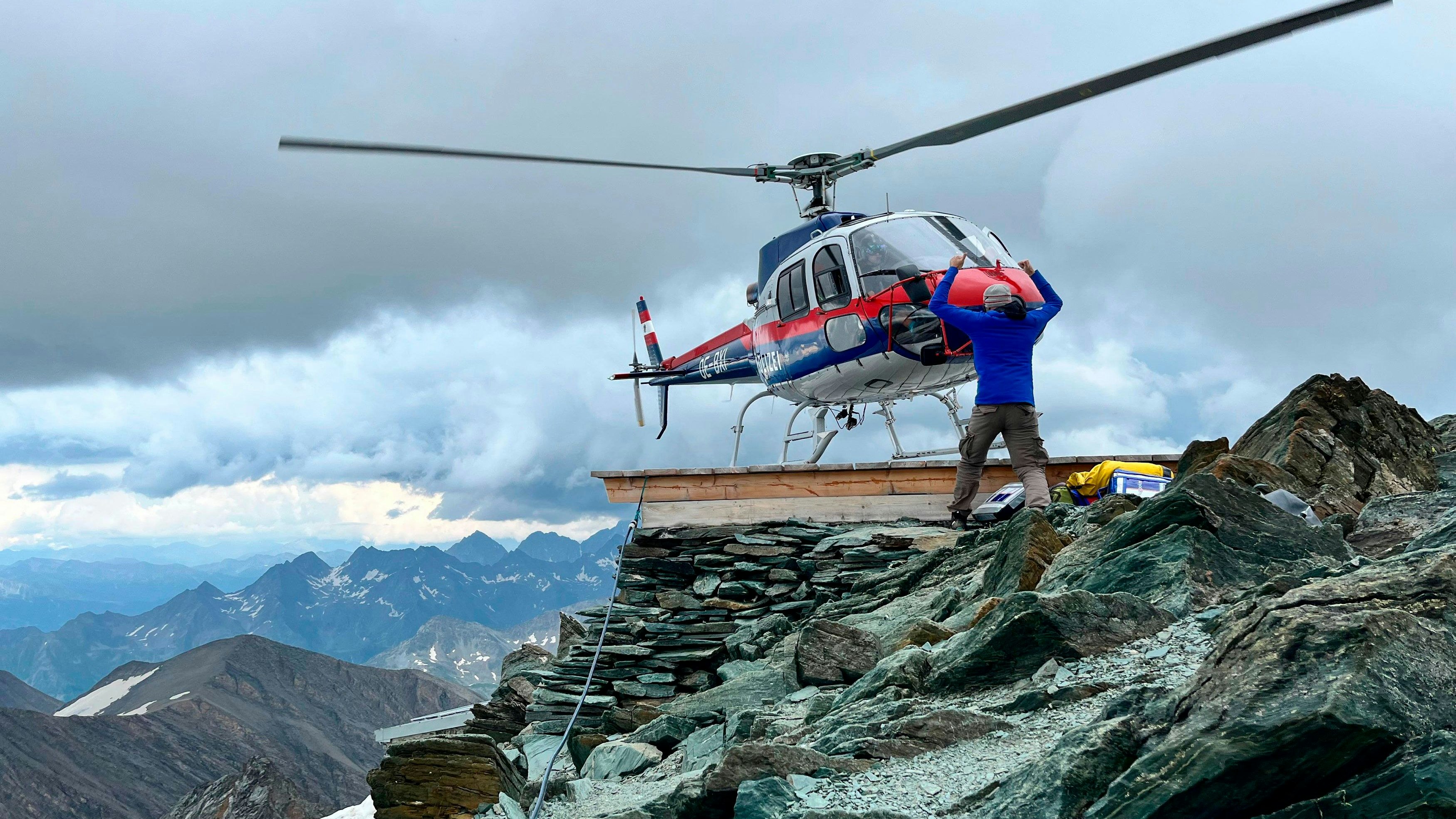 Heute.at - Hund stürzt 40 Meter ab – Rettung per Hubschrauber